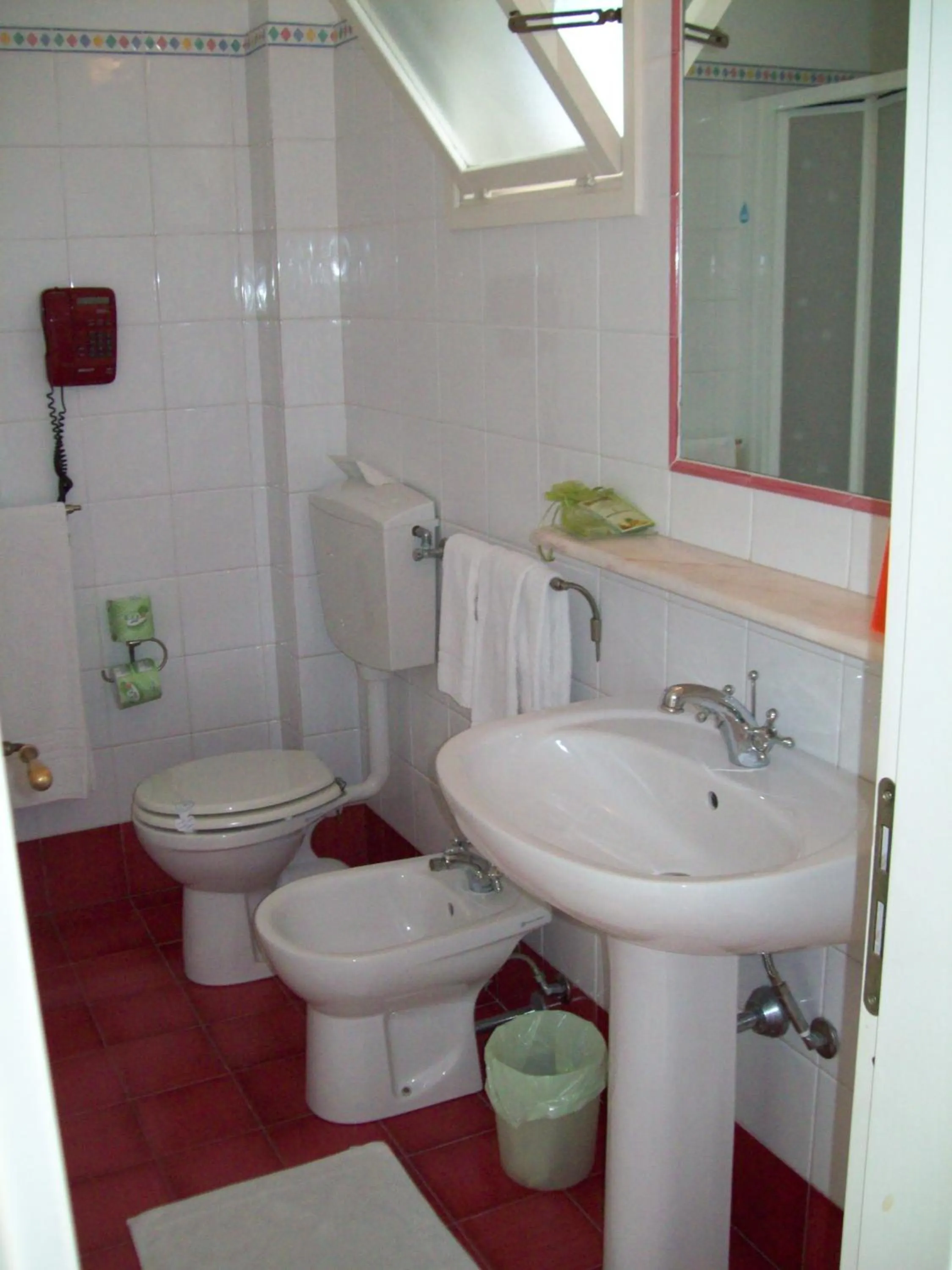 Shower in Albergo Boutique Casajanca