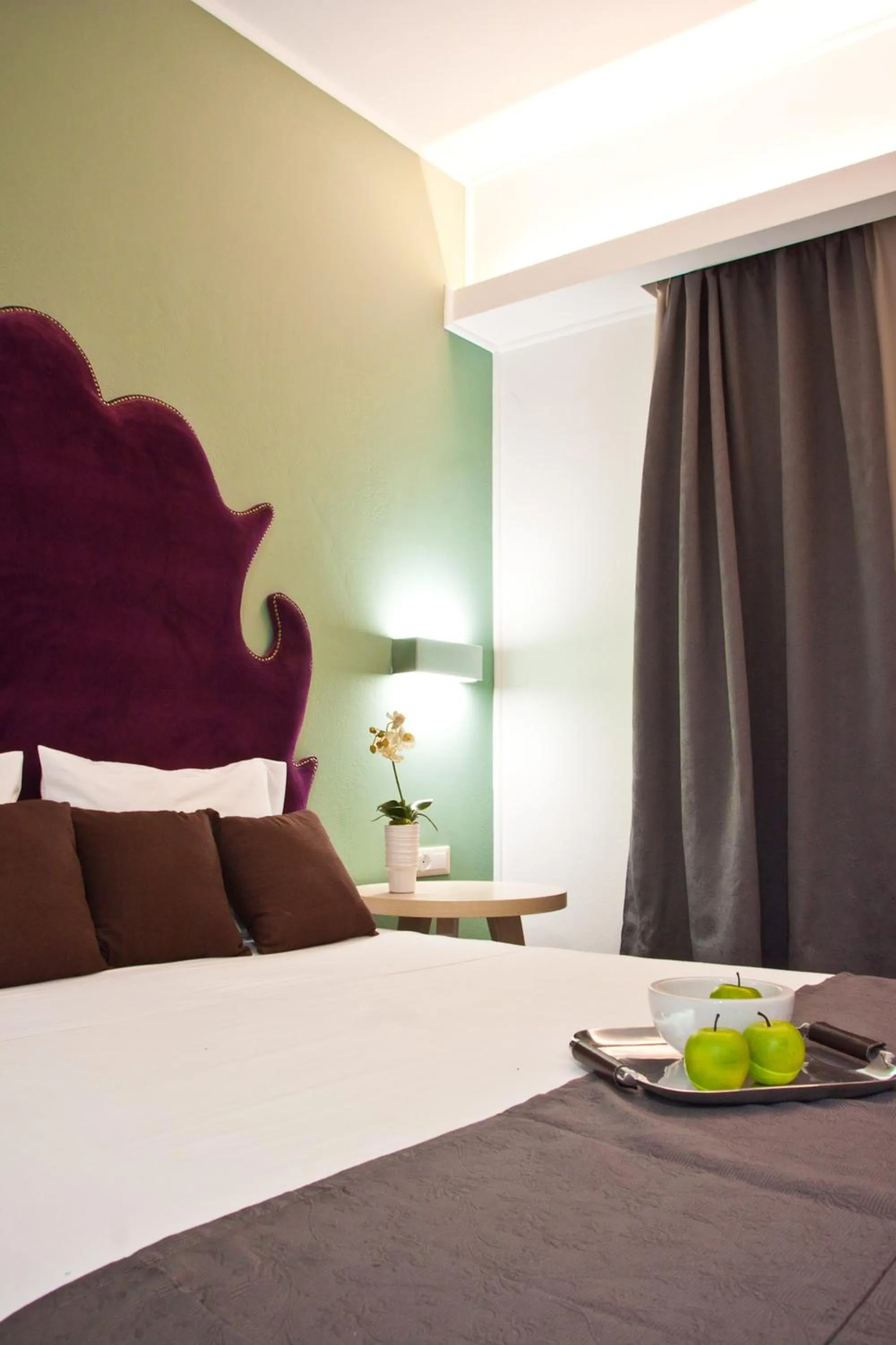 Decorative detail, Bed in Malibu Boutique Studios & Bungalows