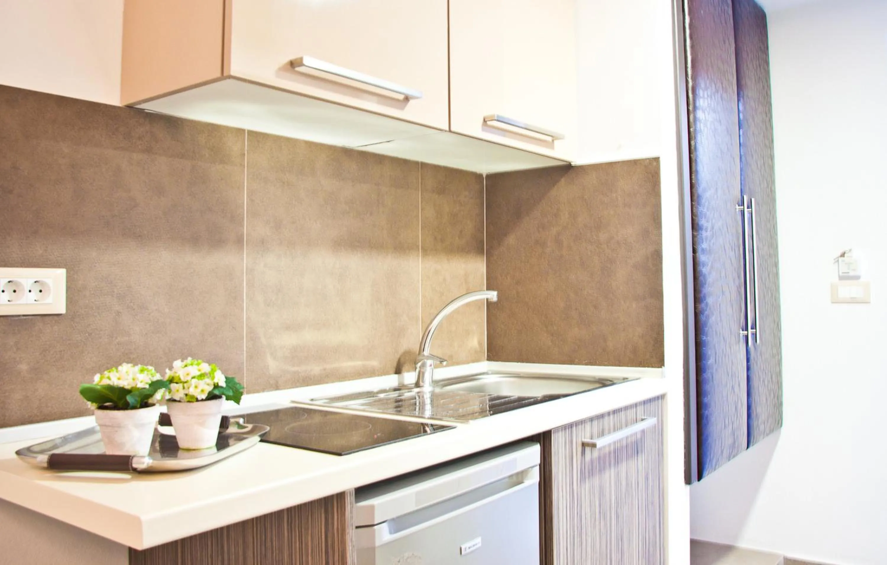 Kitchen or kitchenette in Malibu Boutique Studios & Bungalows