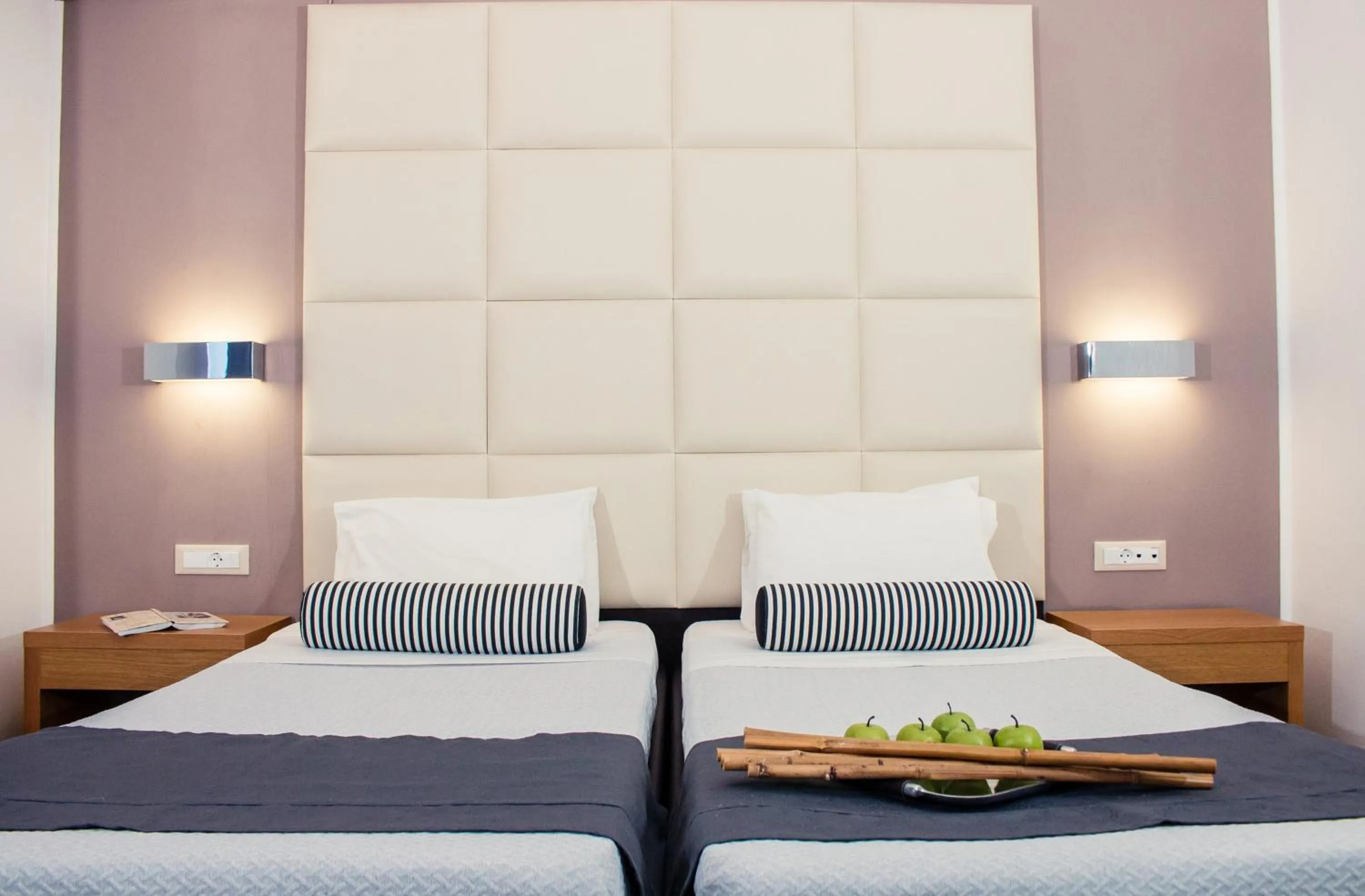 Bedroom, Bed in Malibu Boutique Studios & Bungalows