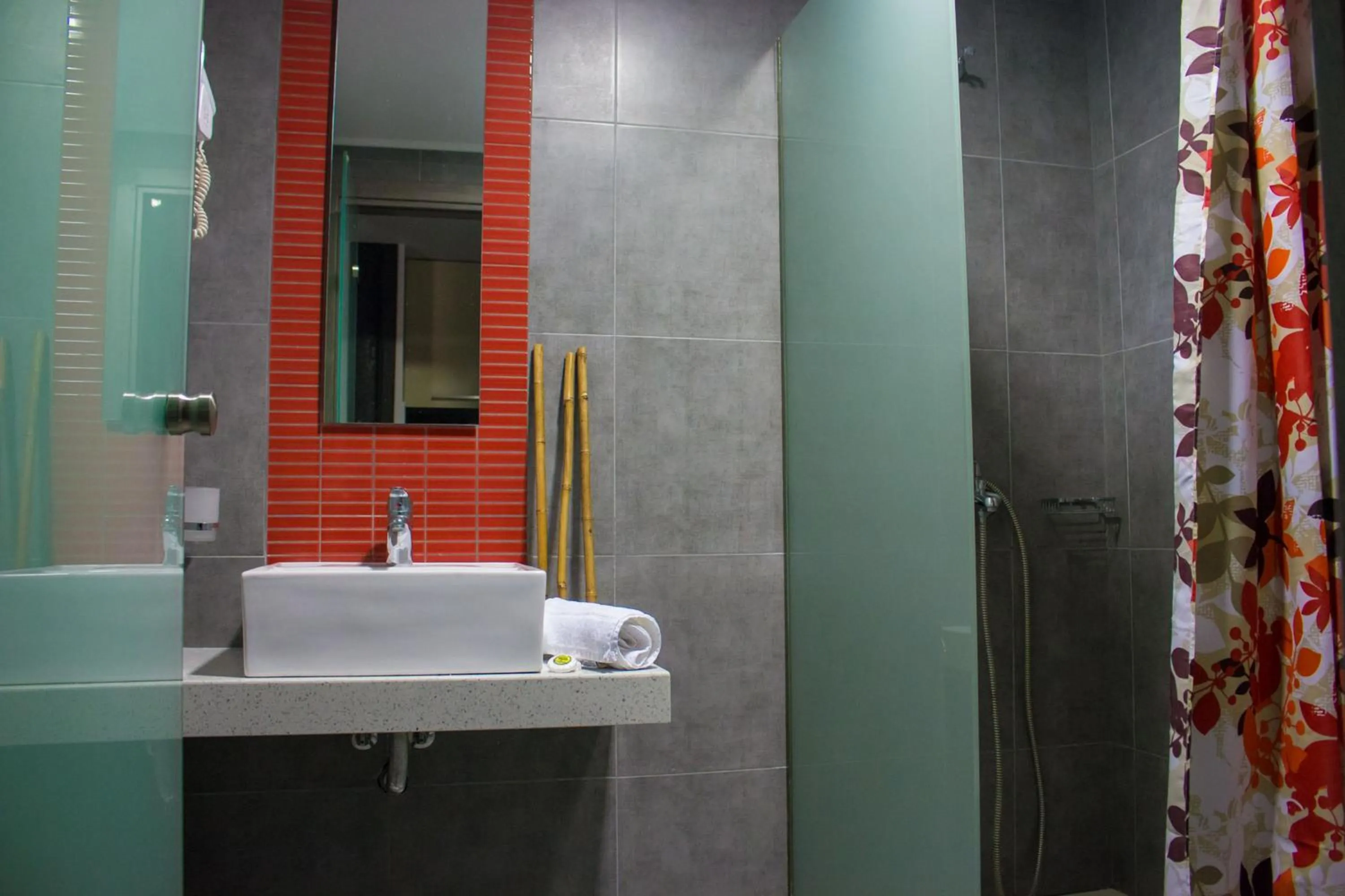 Bathroom in Malibu Boutique Studios & Bungalows