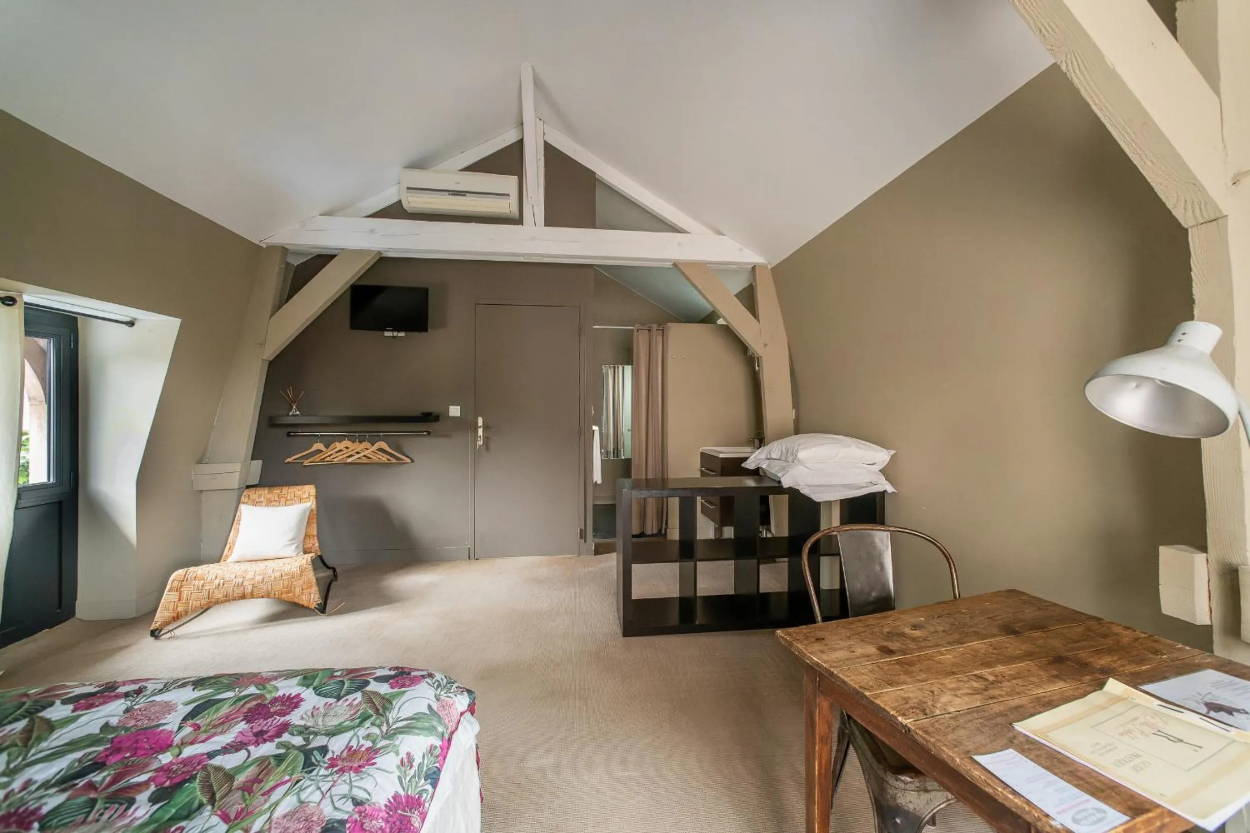 Seating area, Bed in Maison d'hôtes Villa Richelieu