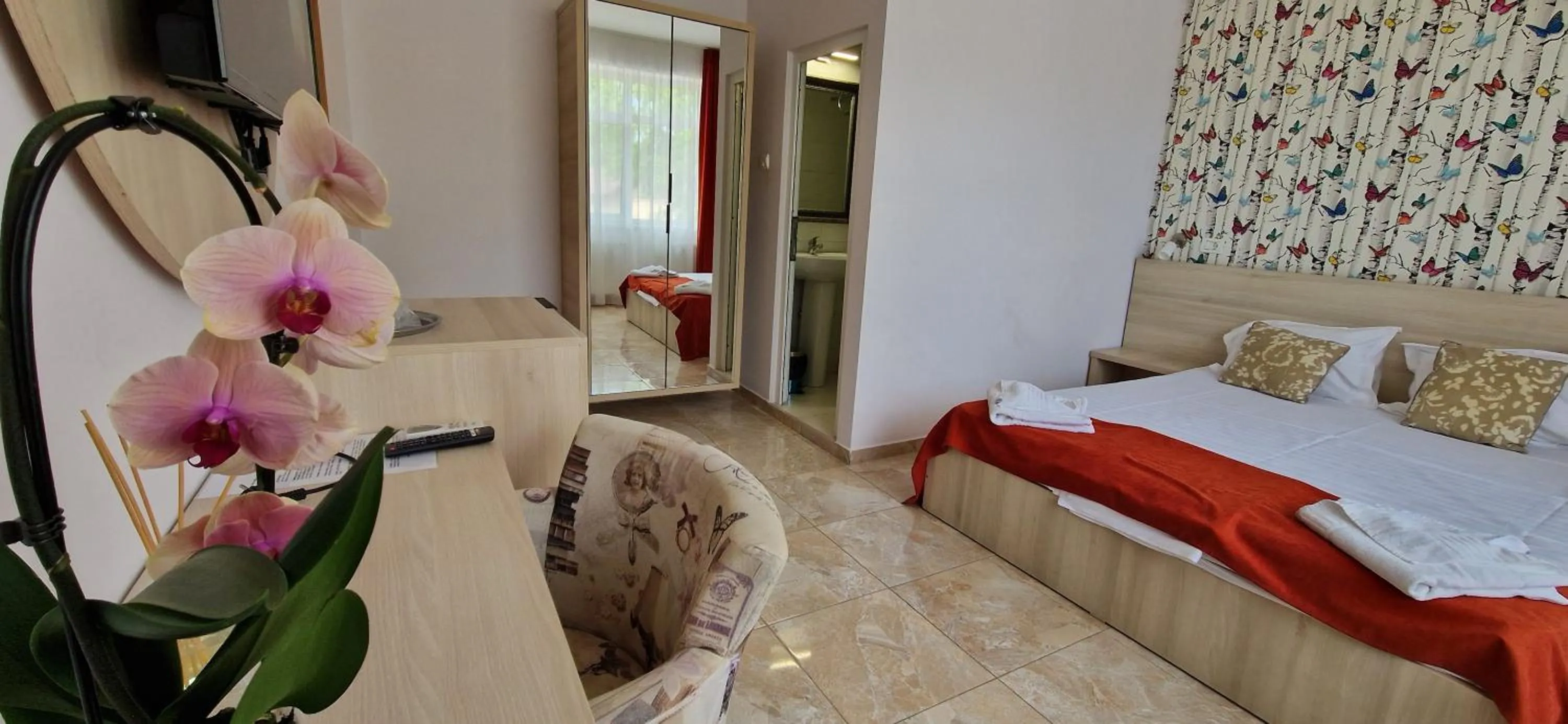 Photo of the whole room, Bed in OITUZ Boutique Residence