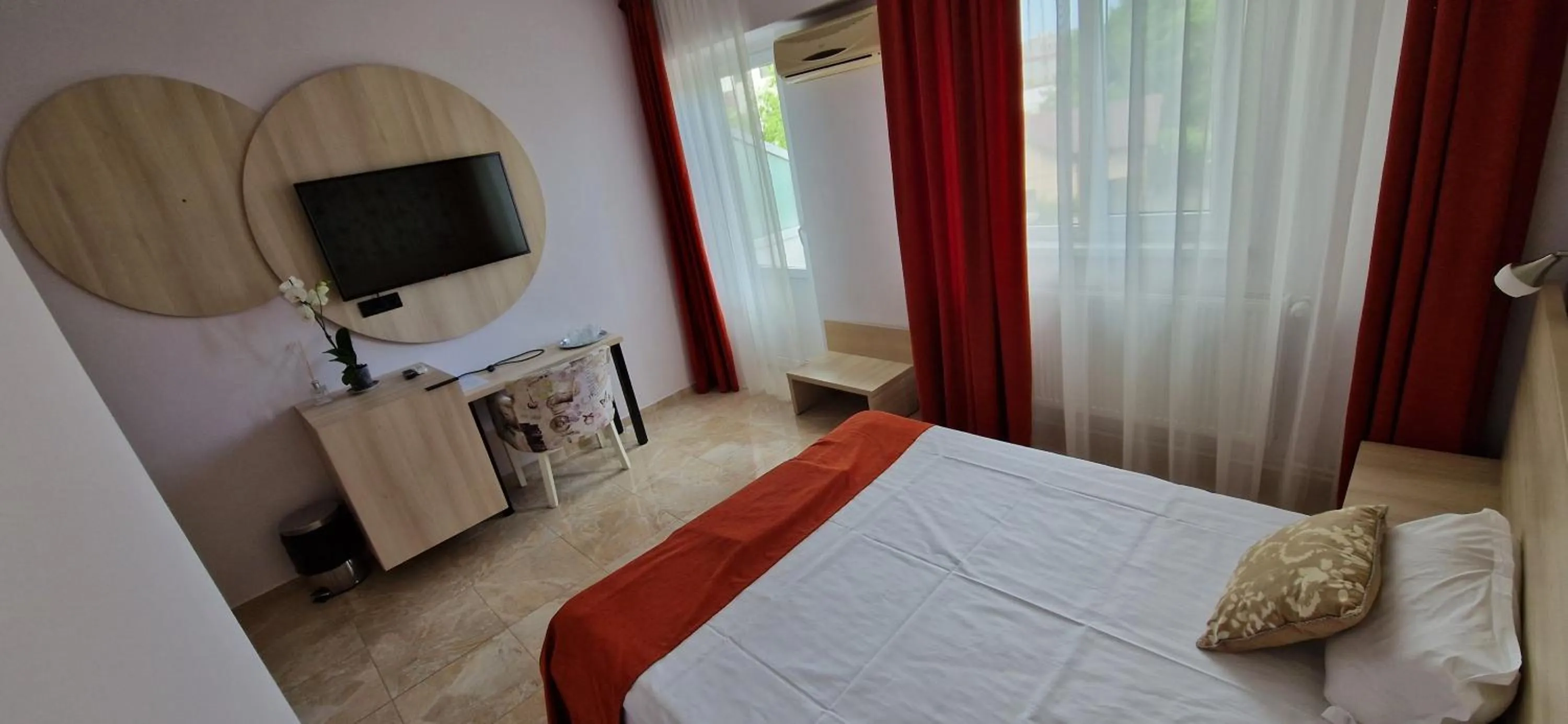 Photo of the whole room, Bed in OITUZ Boutique Residence