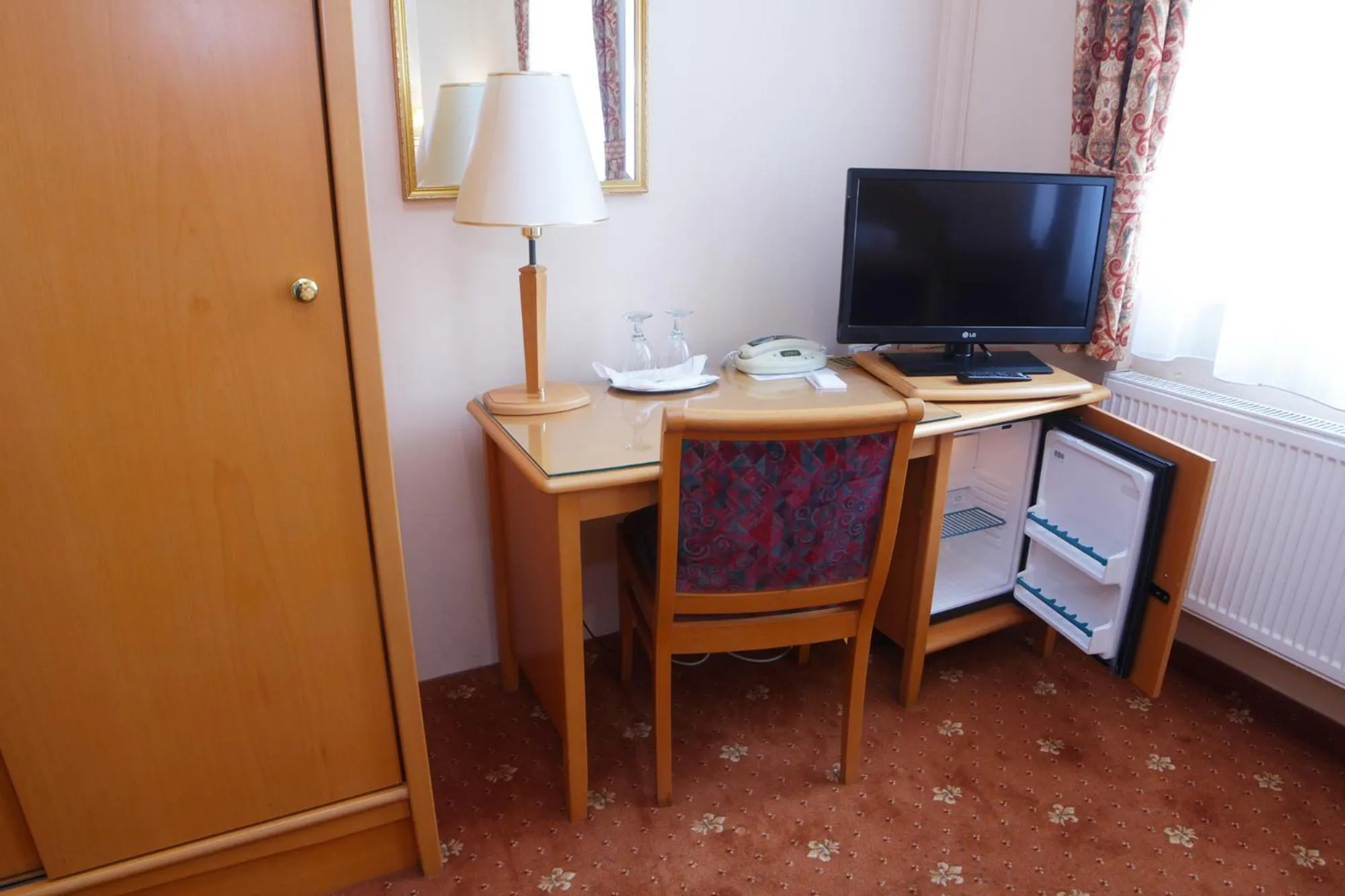 Photo of the whole room in Hotel Pavlov