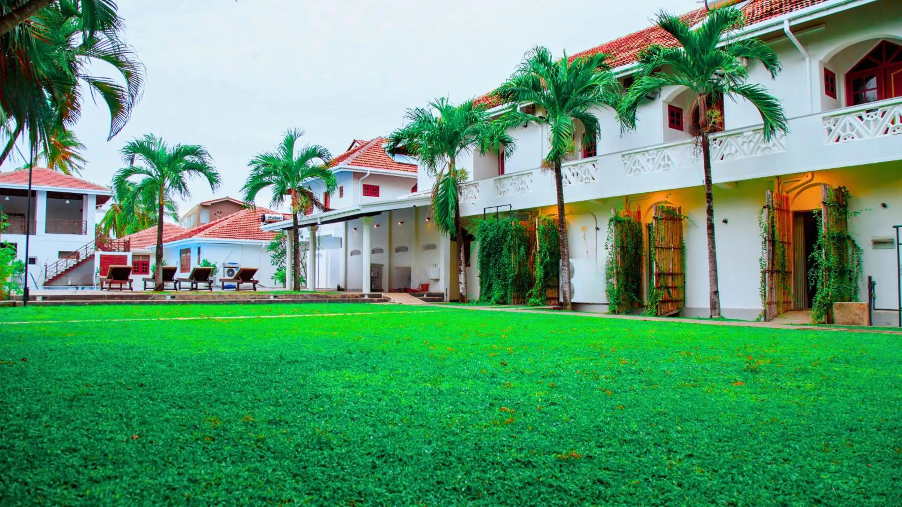 Property building in Paradise Holiday Village