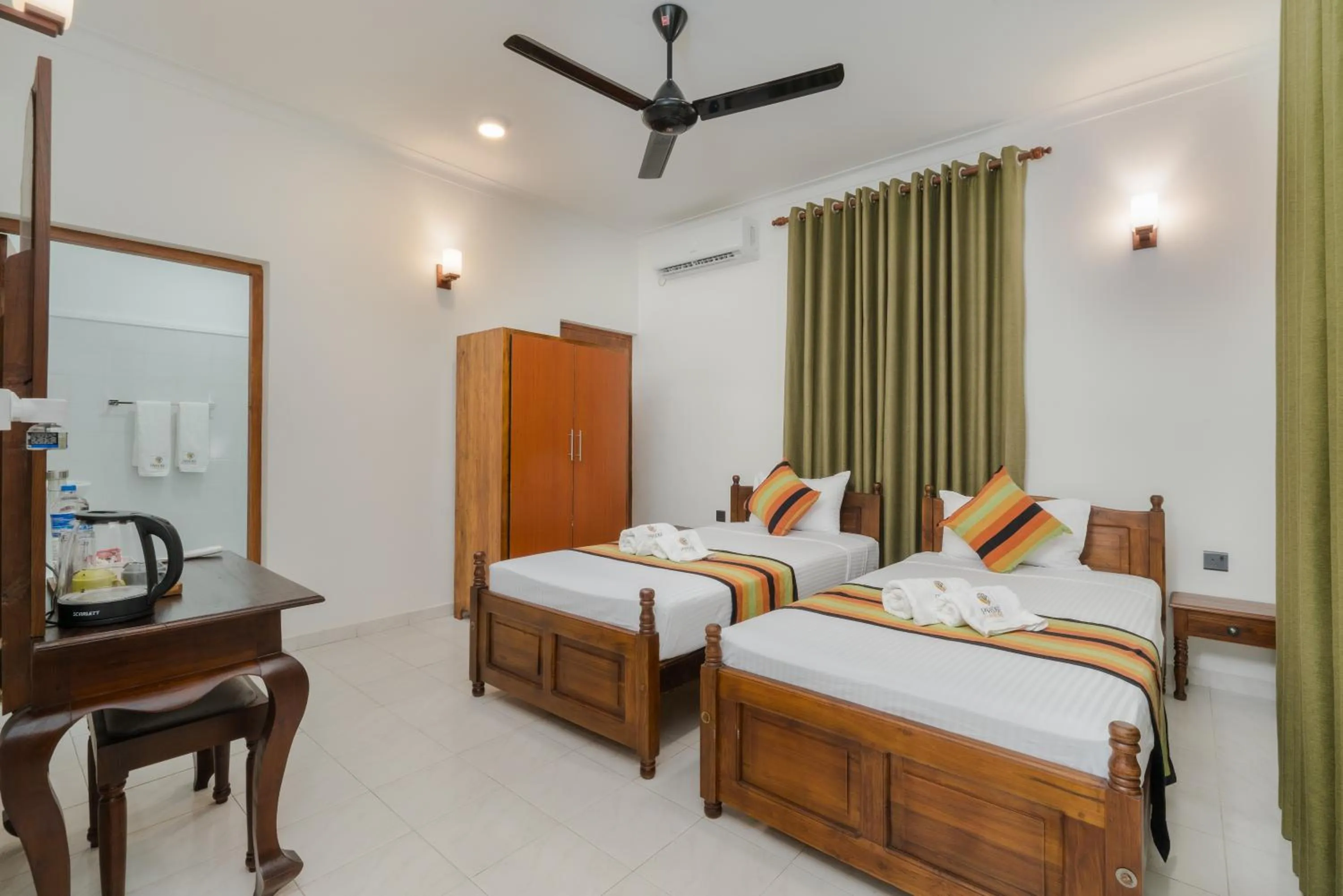 Bedroom, Bed in Paradise Holiday Village