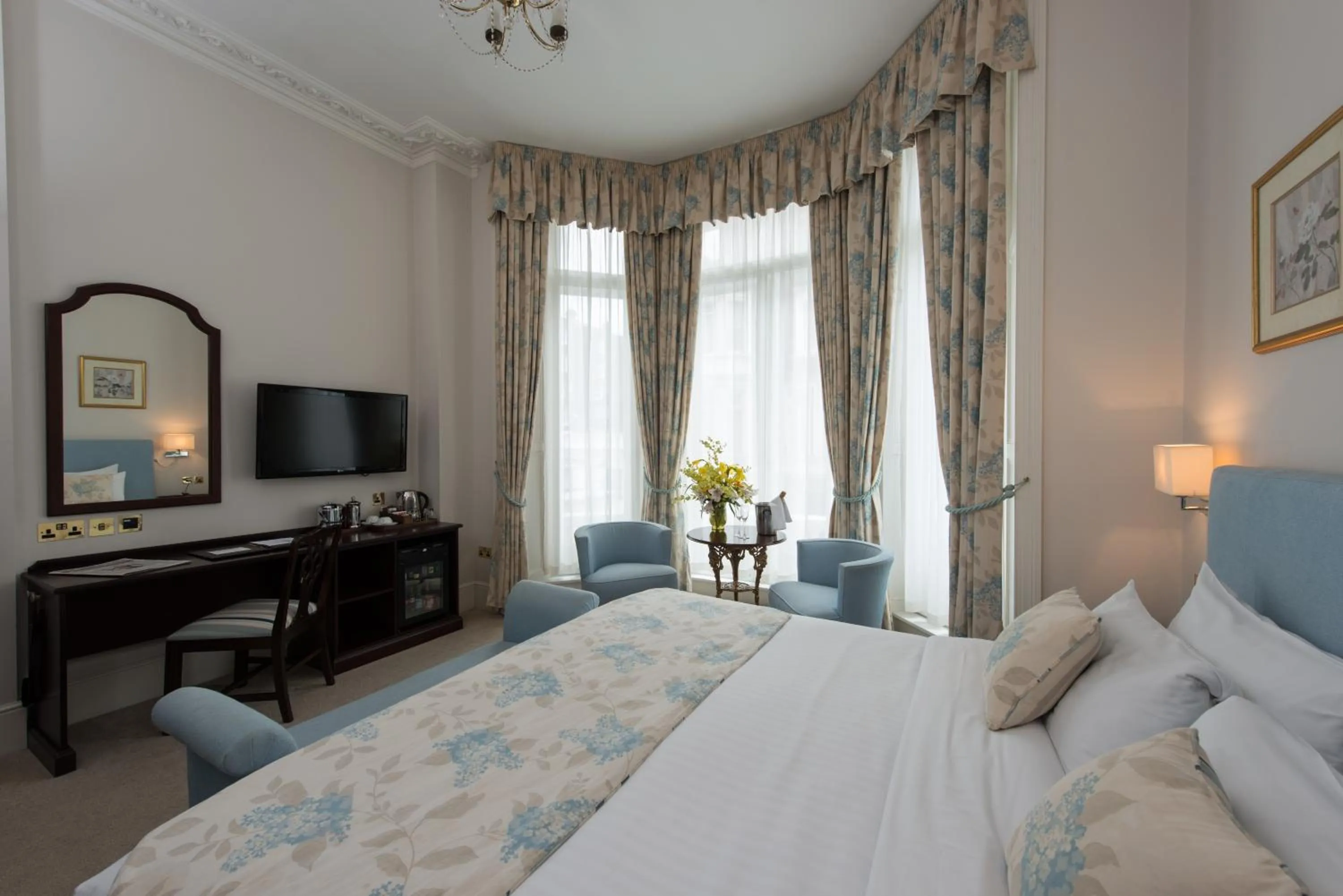 Bedroom in Park International Hotel