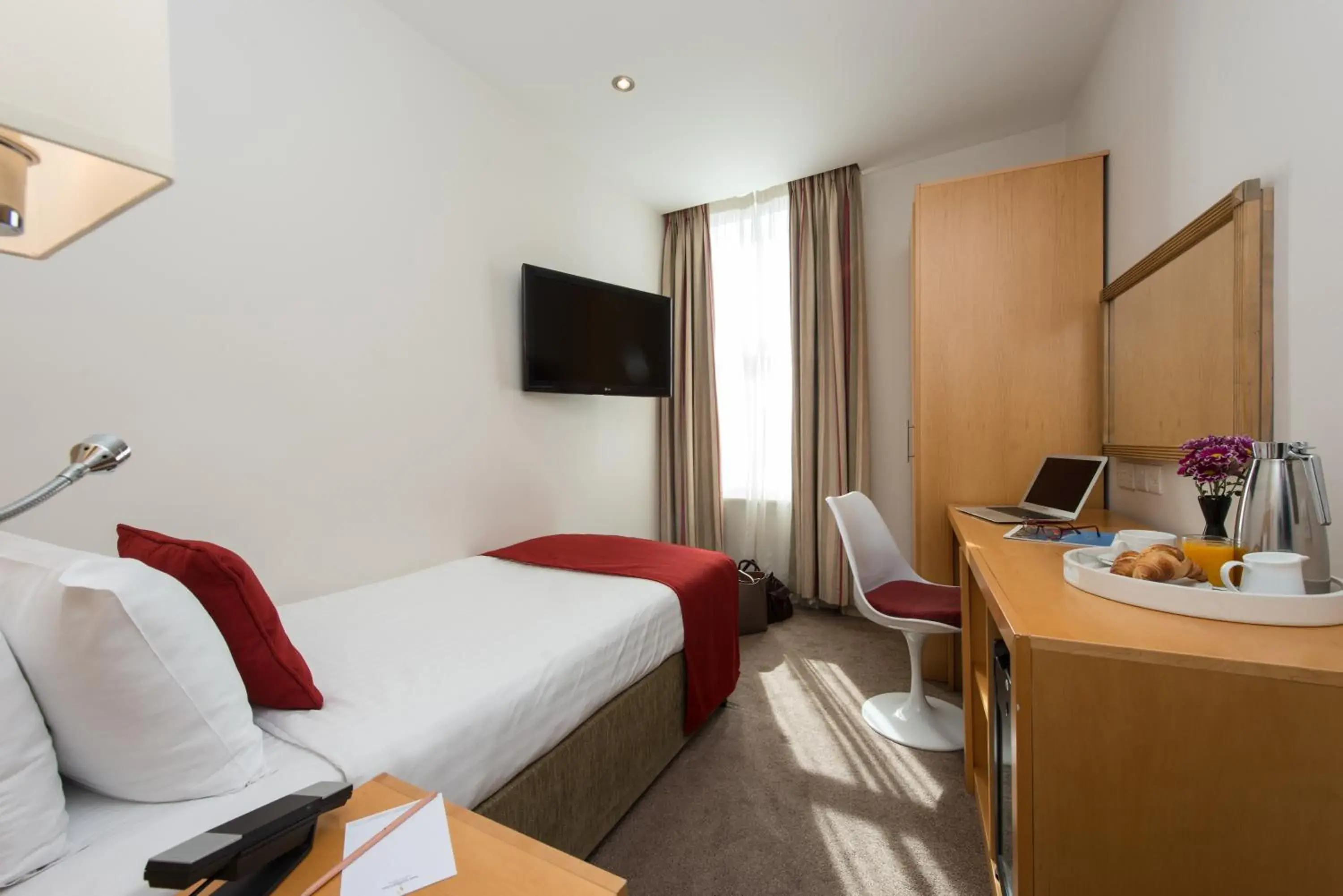 Single Room in Park International Hotel Single Room in Park International Hotel