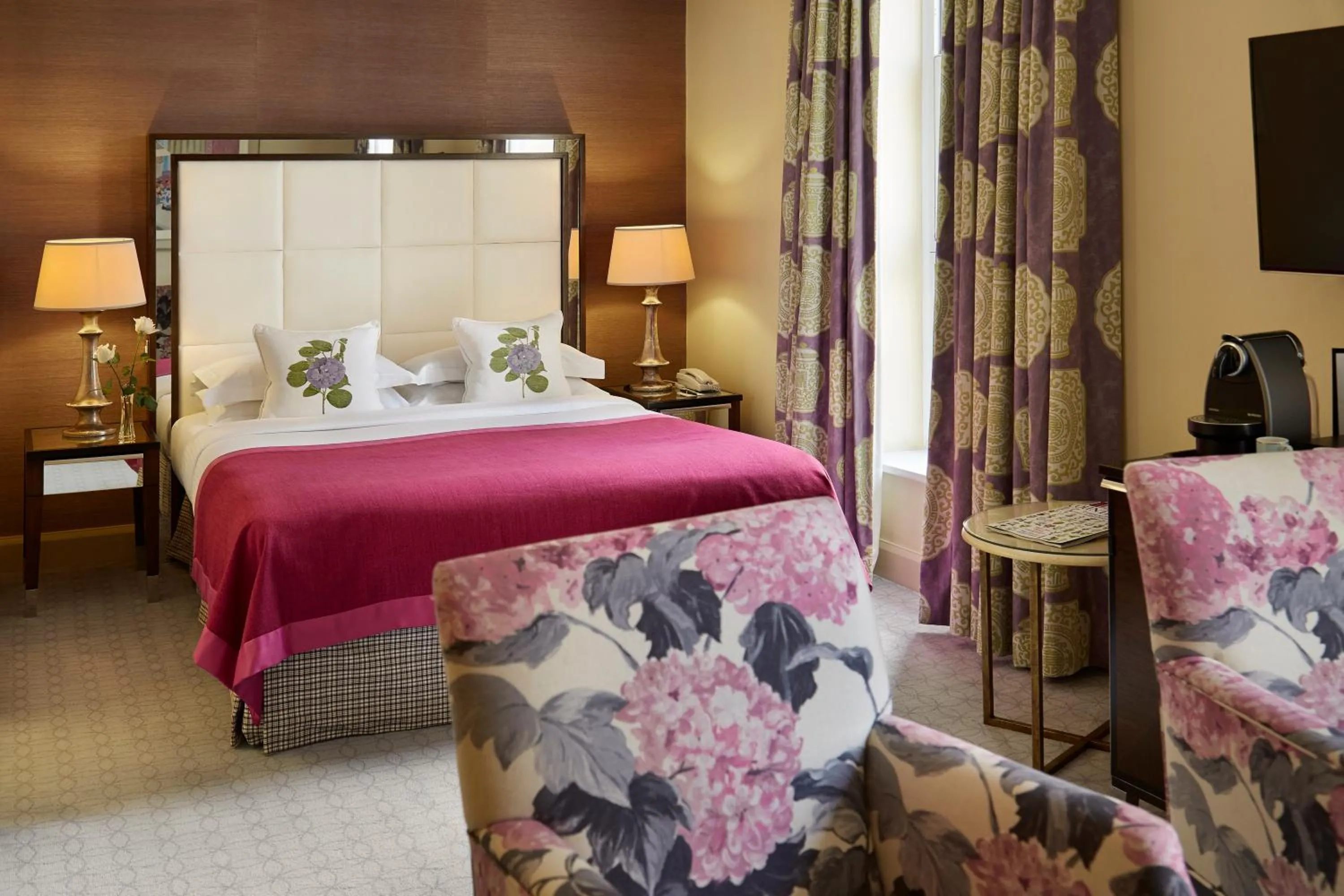 Day, Bed in The Mandeville Hotel