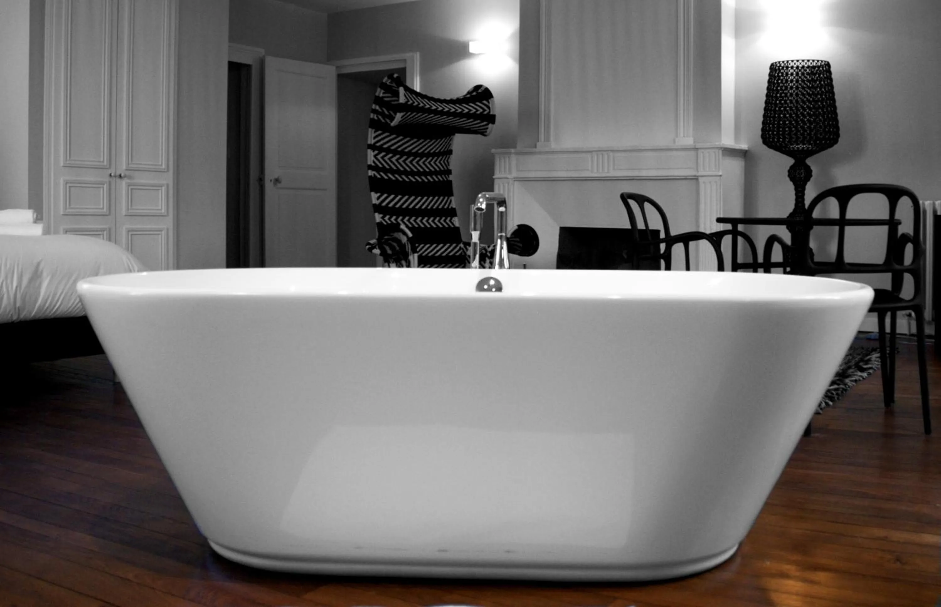 Bathroom, Bed in Les Demeures de Valette