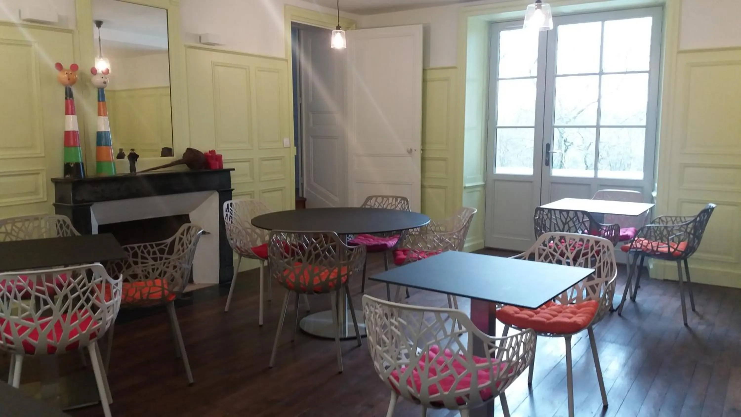 Restaurant/places to eat in Les Demeures de Valette