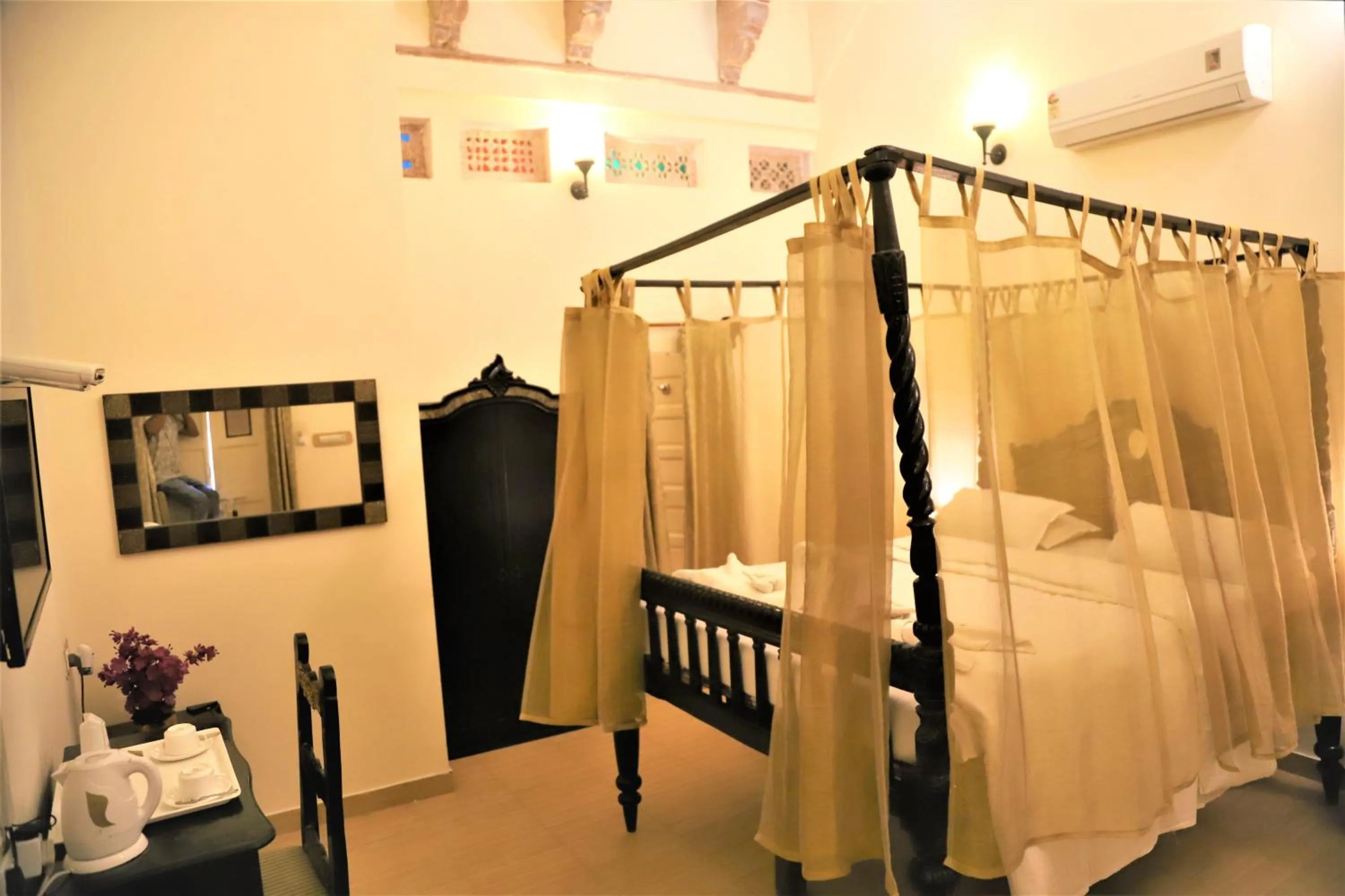 Bed in The Kothi Heritage