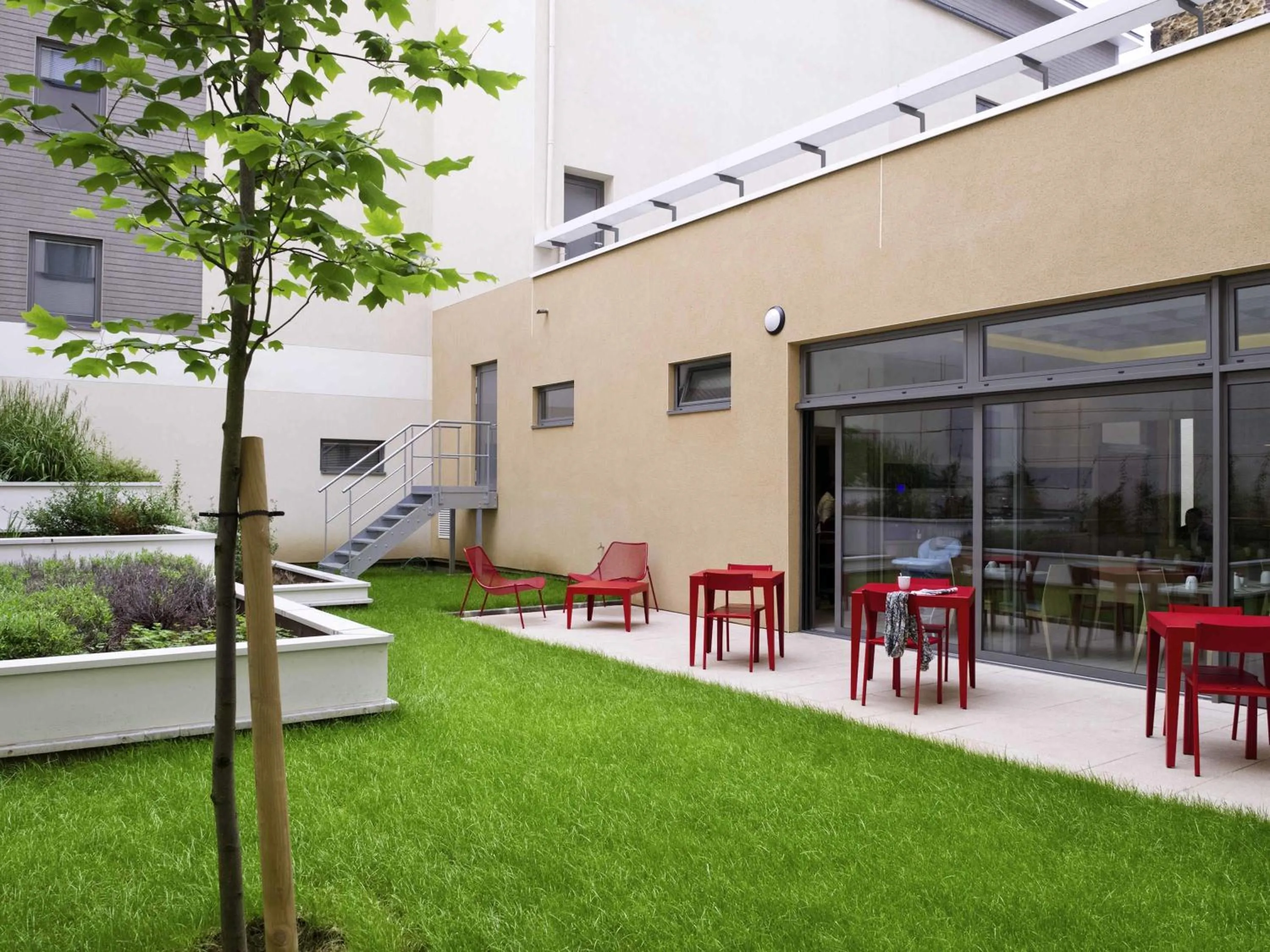 Property building in Aparthotel Adagio Paris Vincennes