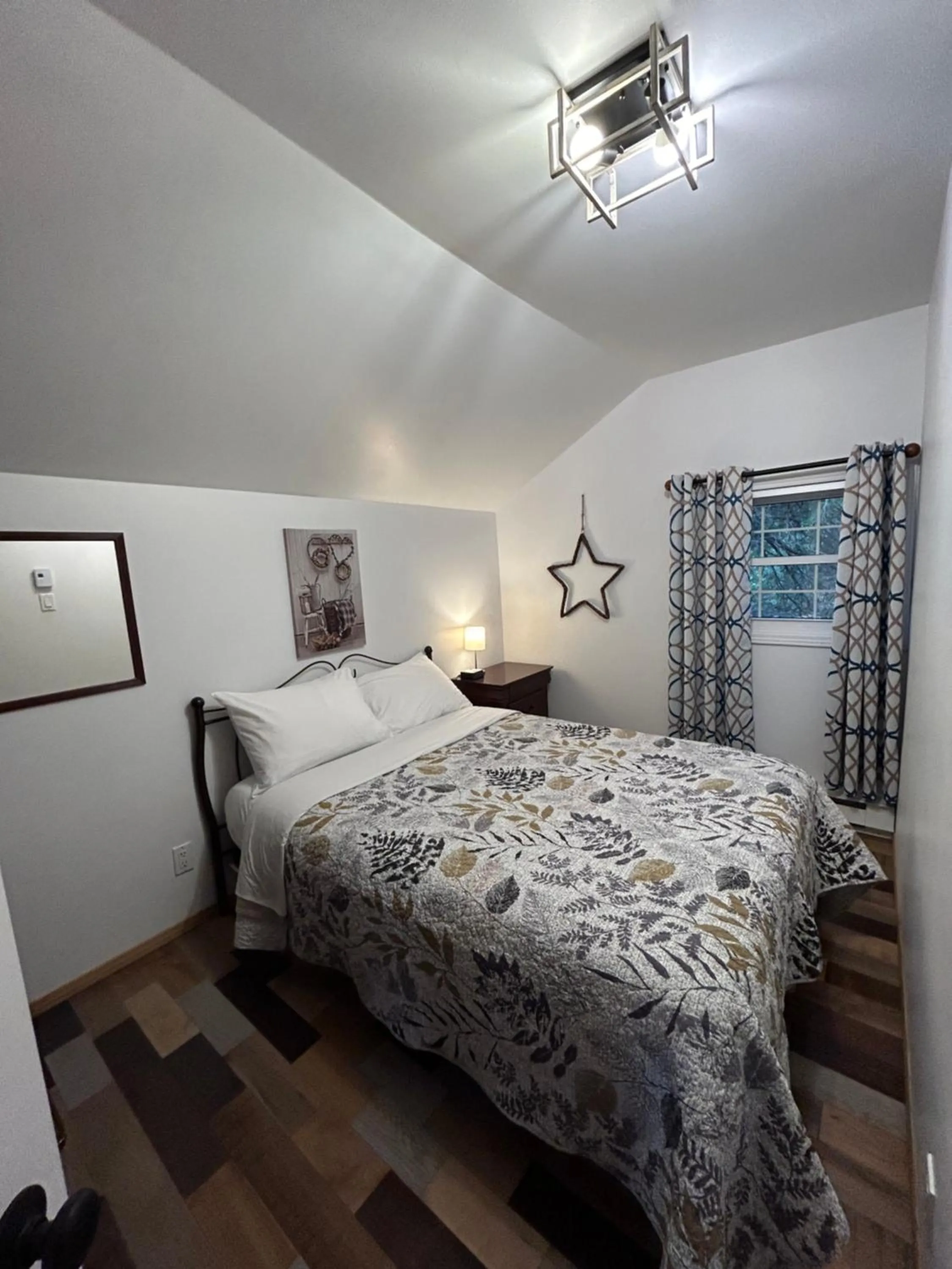 Photo of the whole room, Bed in Camping Chalets Spas Pignons Rouges