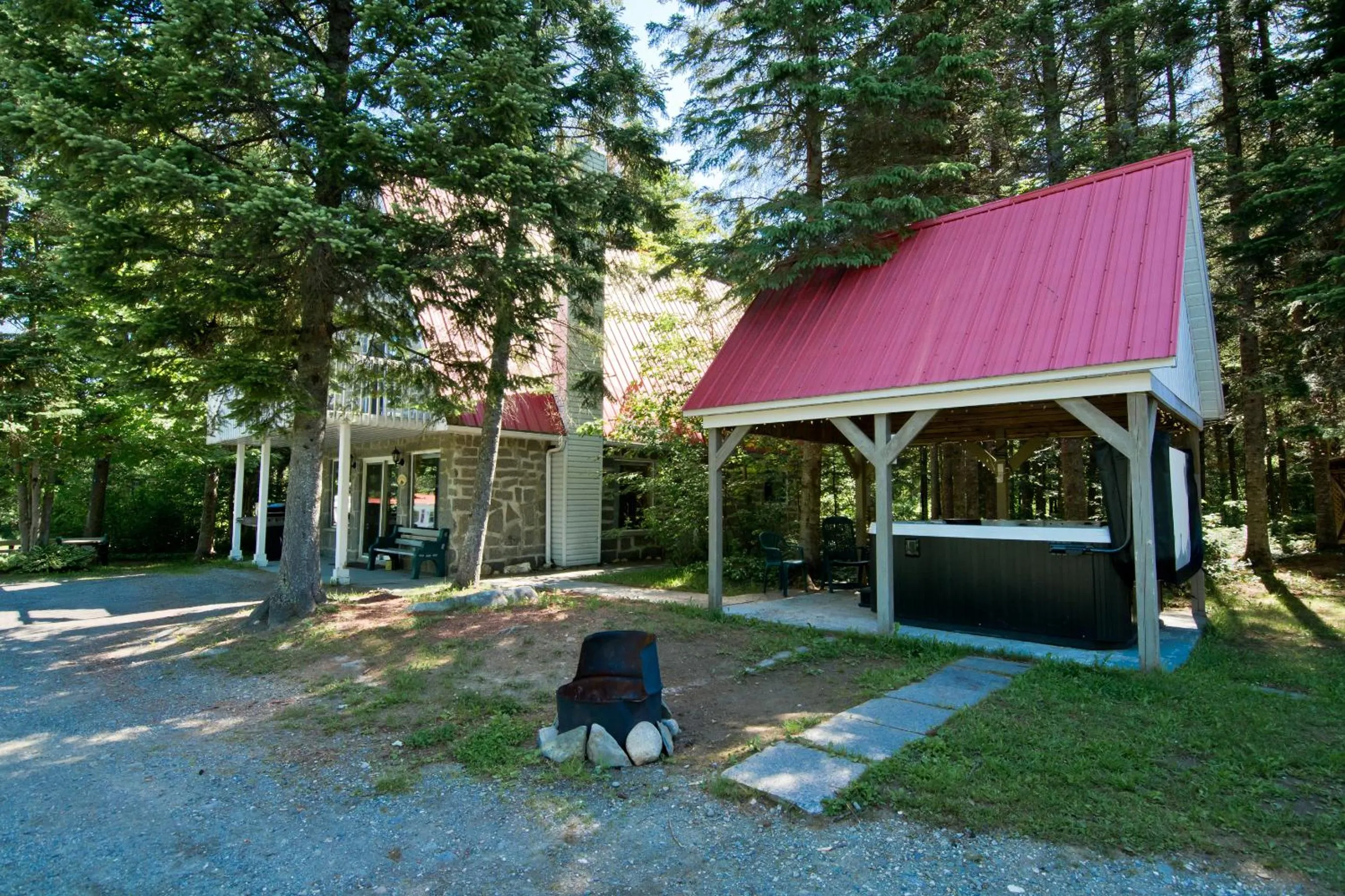 Camping Chalets Spas Pignons Rouges