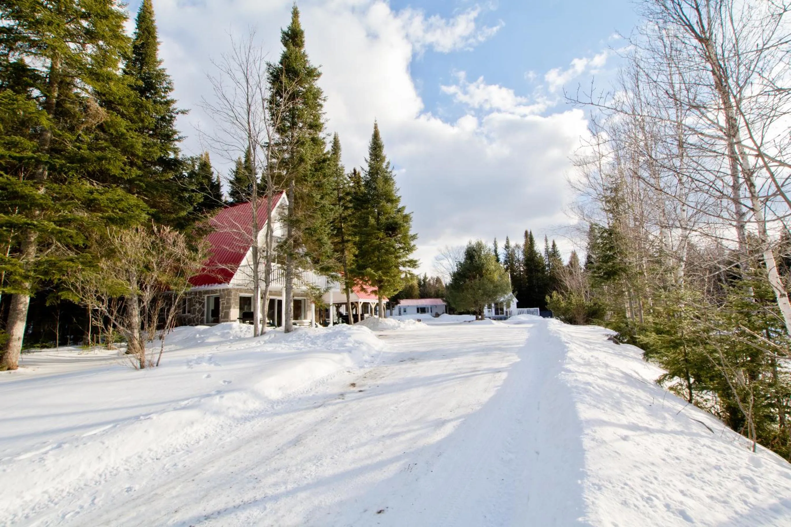 Winter in Camping Chalets Spas Pignons Rouges