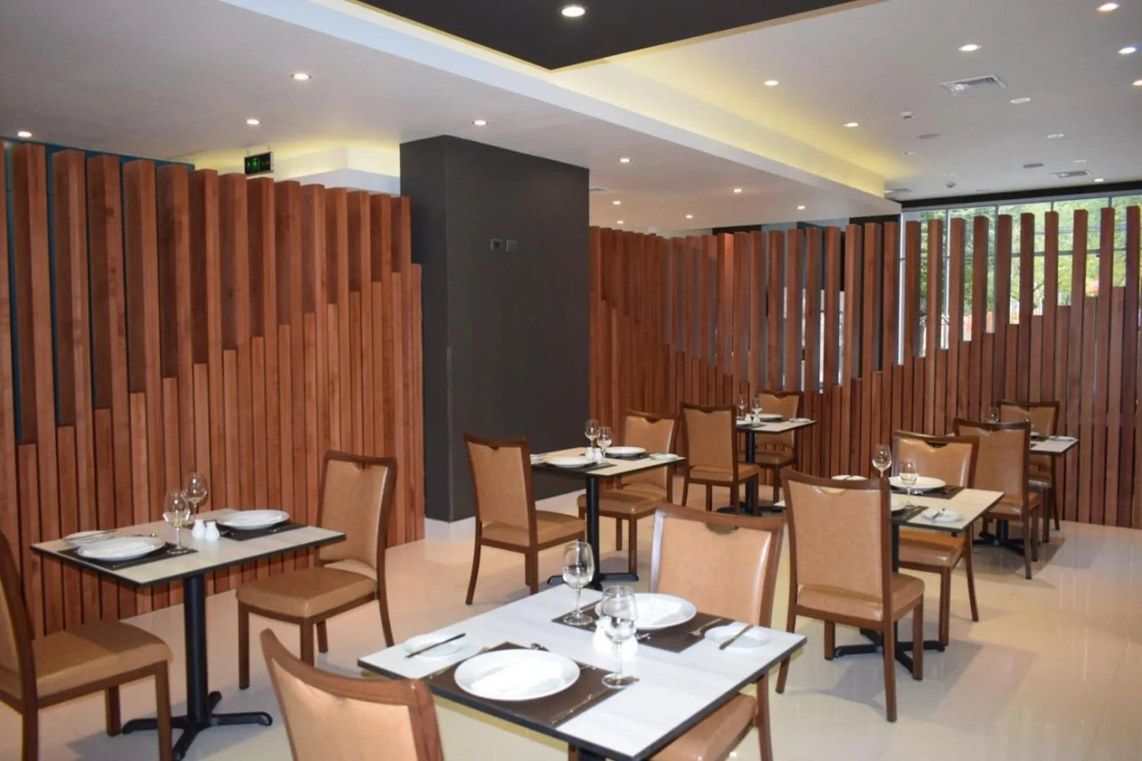 Restaurant/places to eat in Hotel Diego de Almagro Talca Express