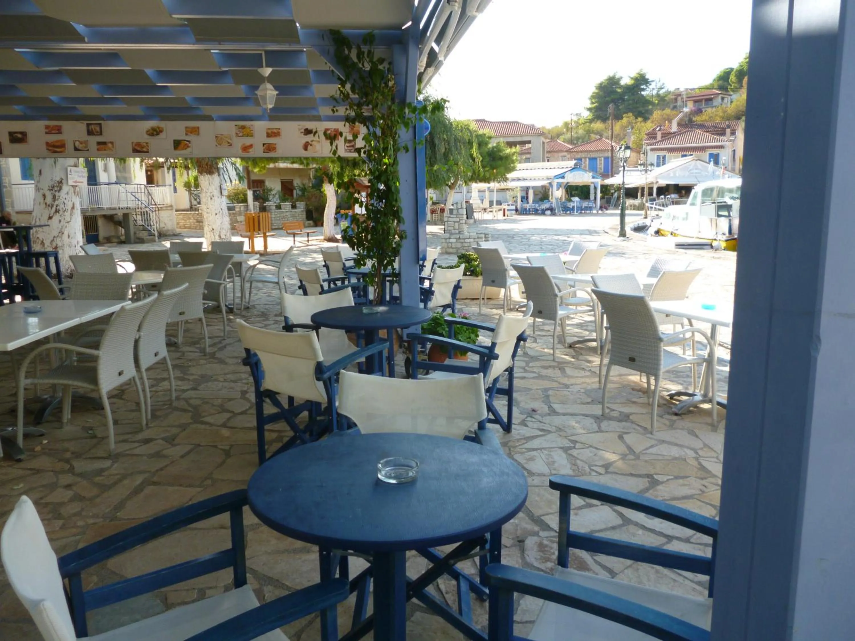 Restaurant/places to eat in Boutique Hotel Iasmos