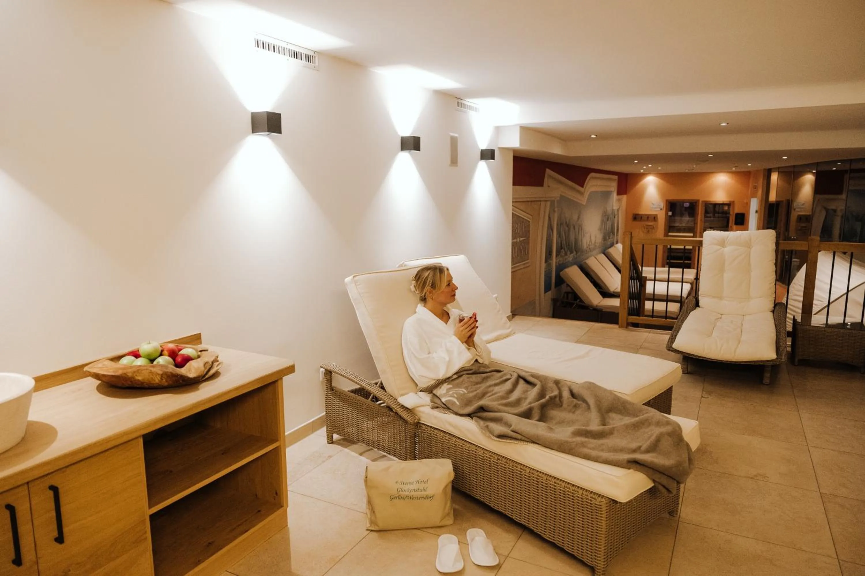 Swimming pool, Bed in Hotel Glockenstuhl