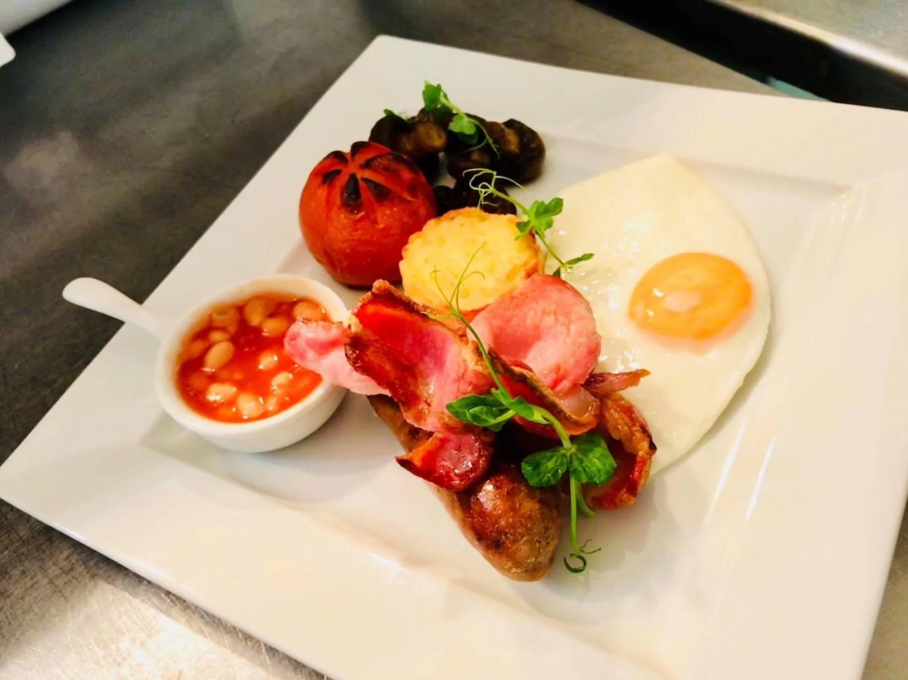 Breakfast in La Haule Manor