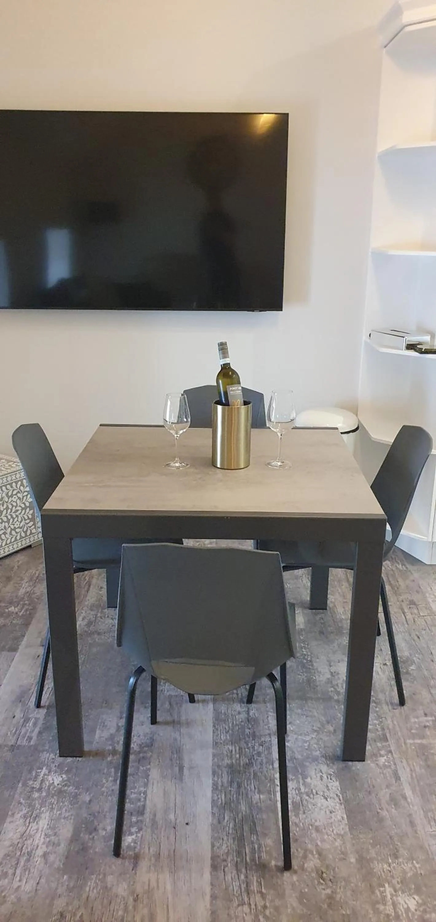 Dining area in La Haule Manor