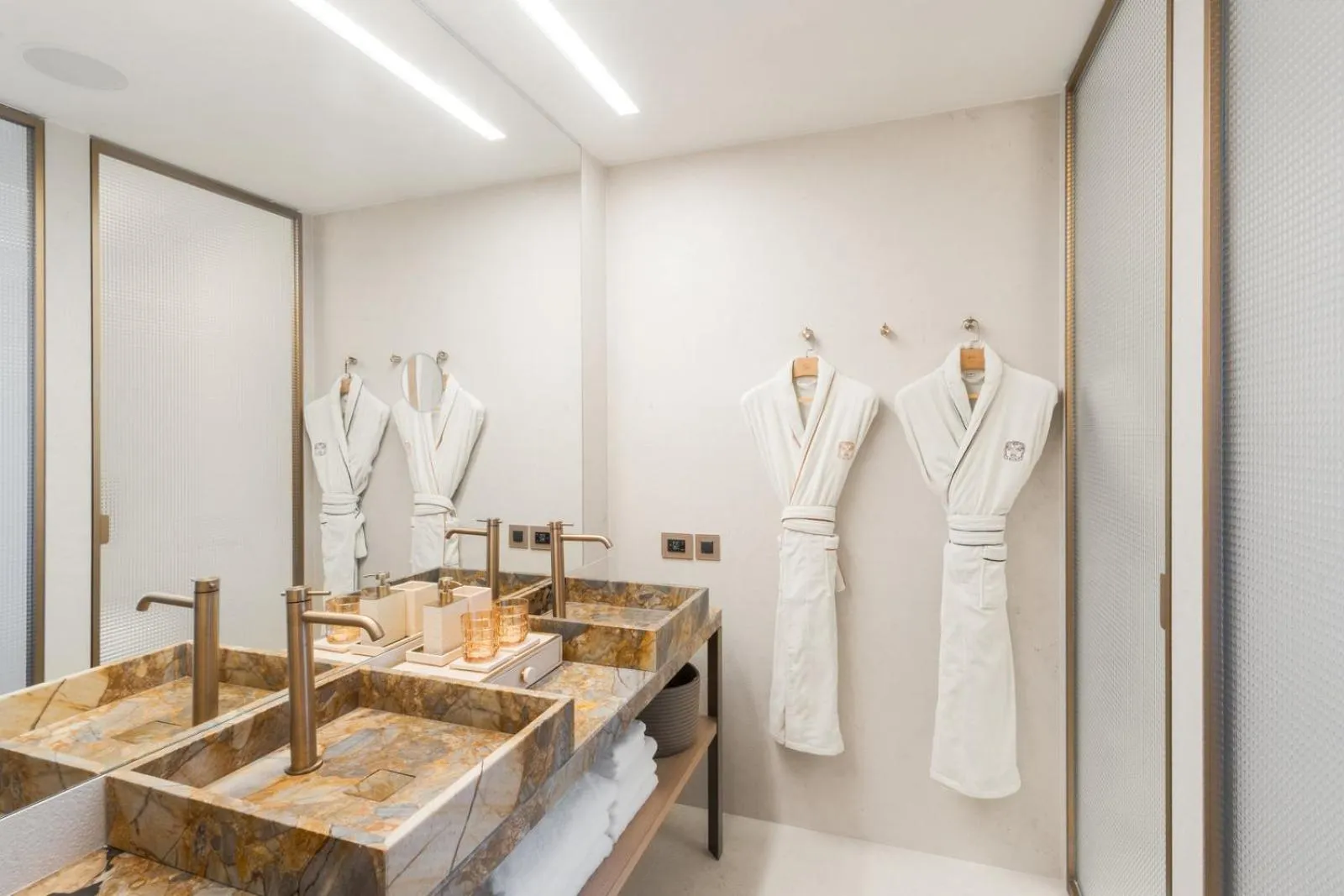 Shower in Villa Dubrovnik