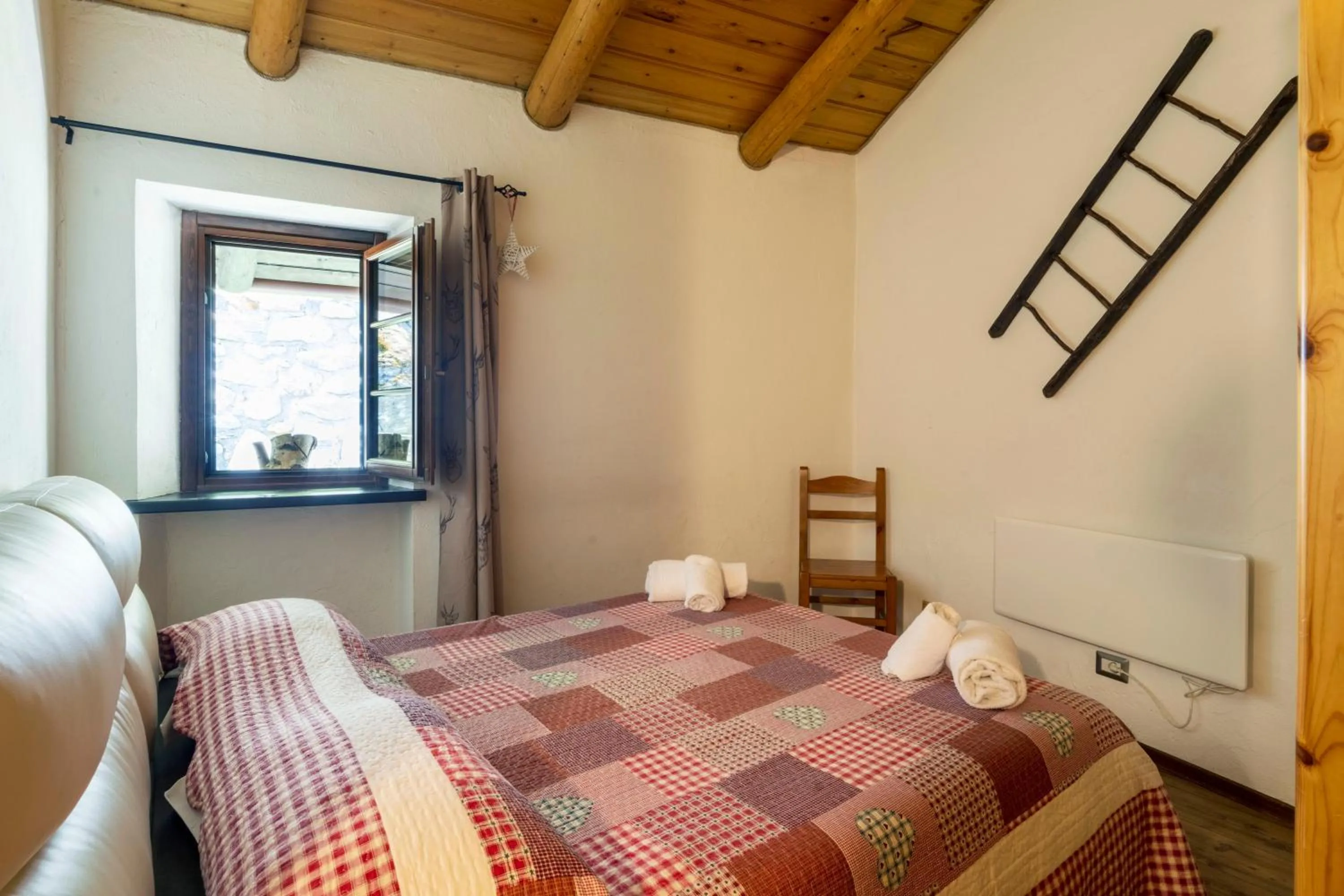 Bed in Residence Covalou