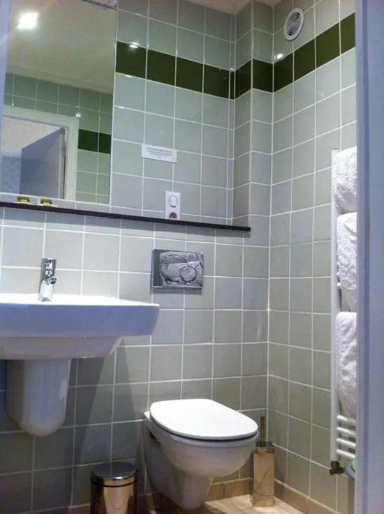 Bathroom in Logis Terrasse Hôtel