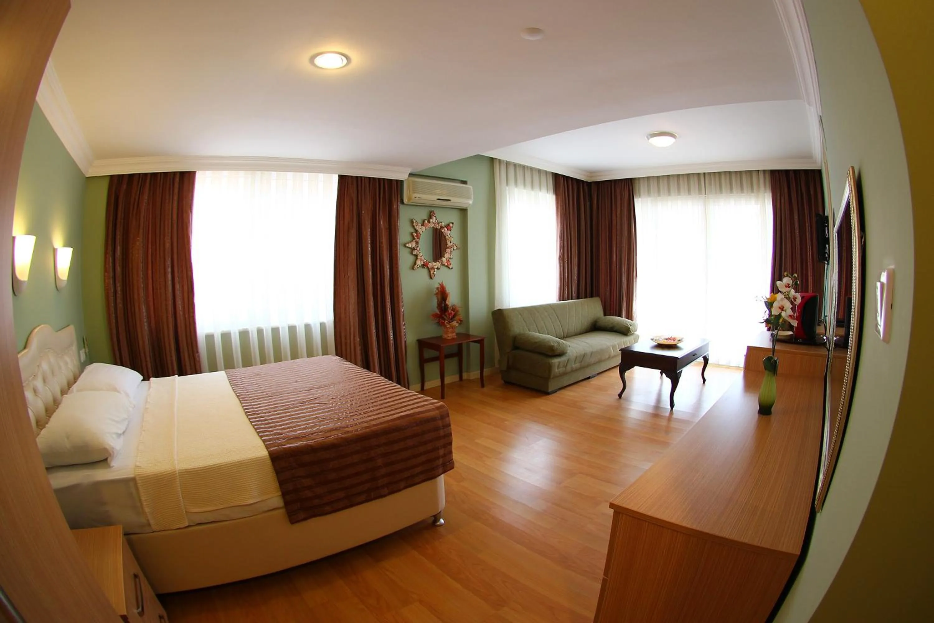 Photo of the whole room, Bed in Hotel Dost