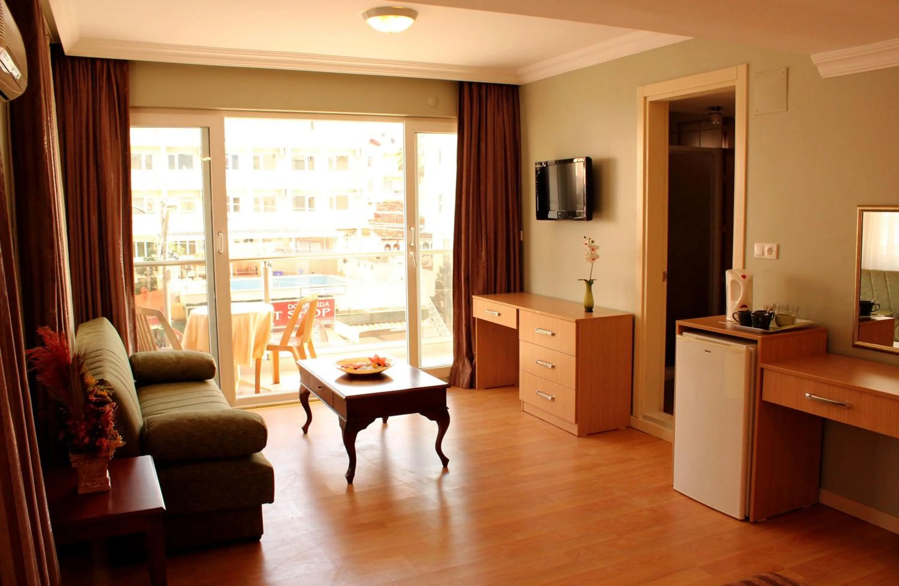 Coffee/tea facilities in Hotel Dost