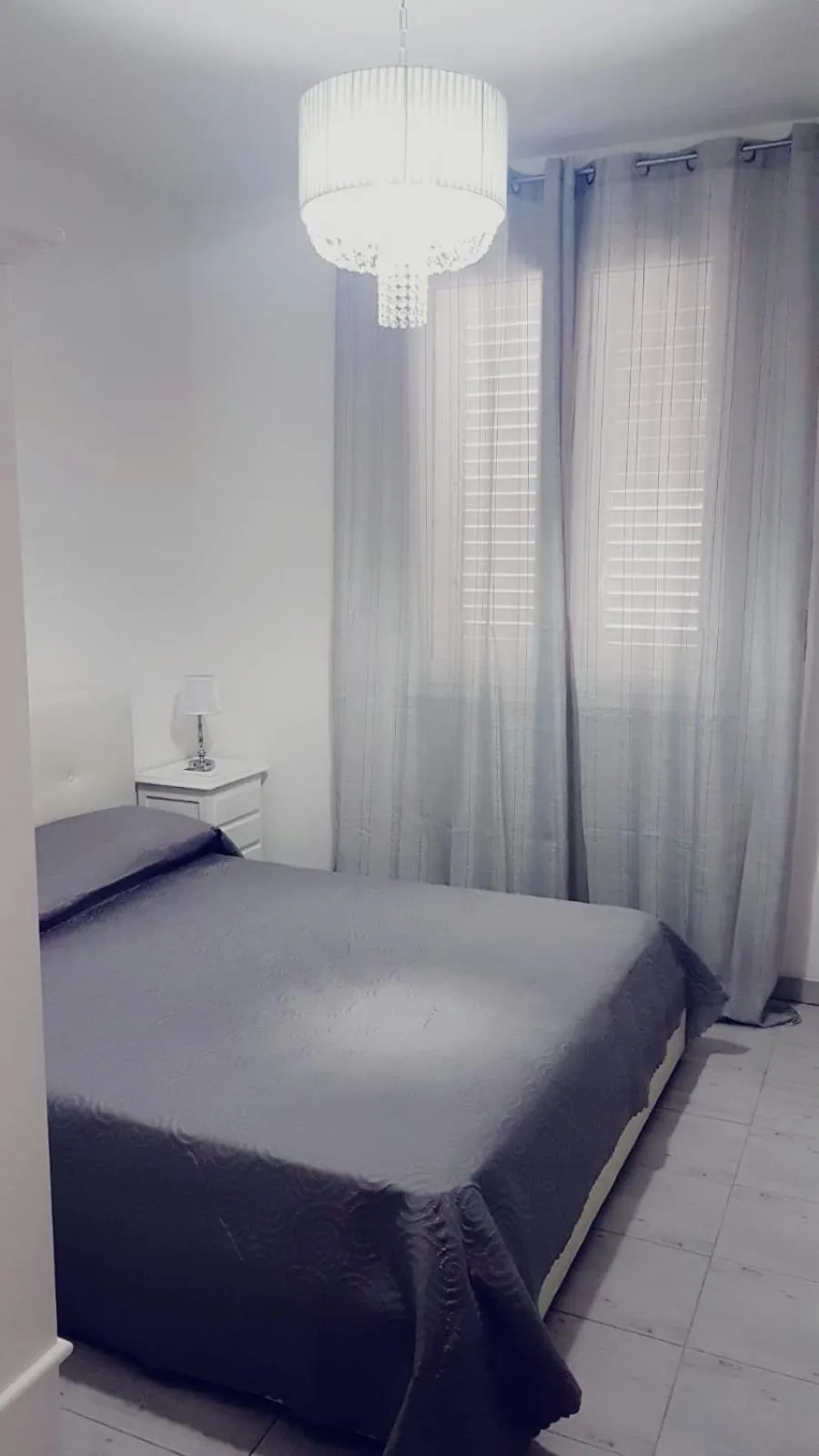 Bedroom, Bed in B&BWHITE