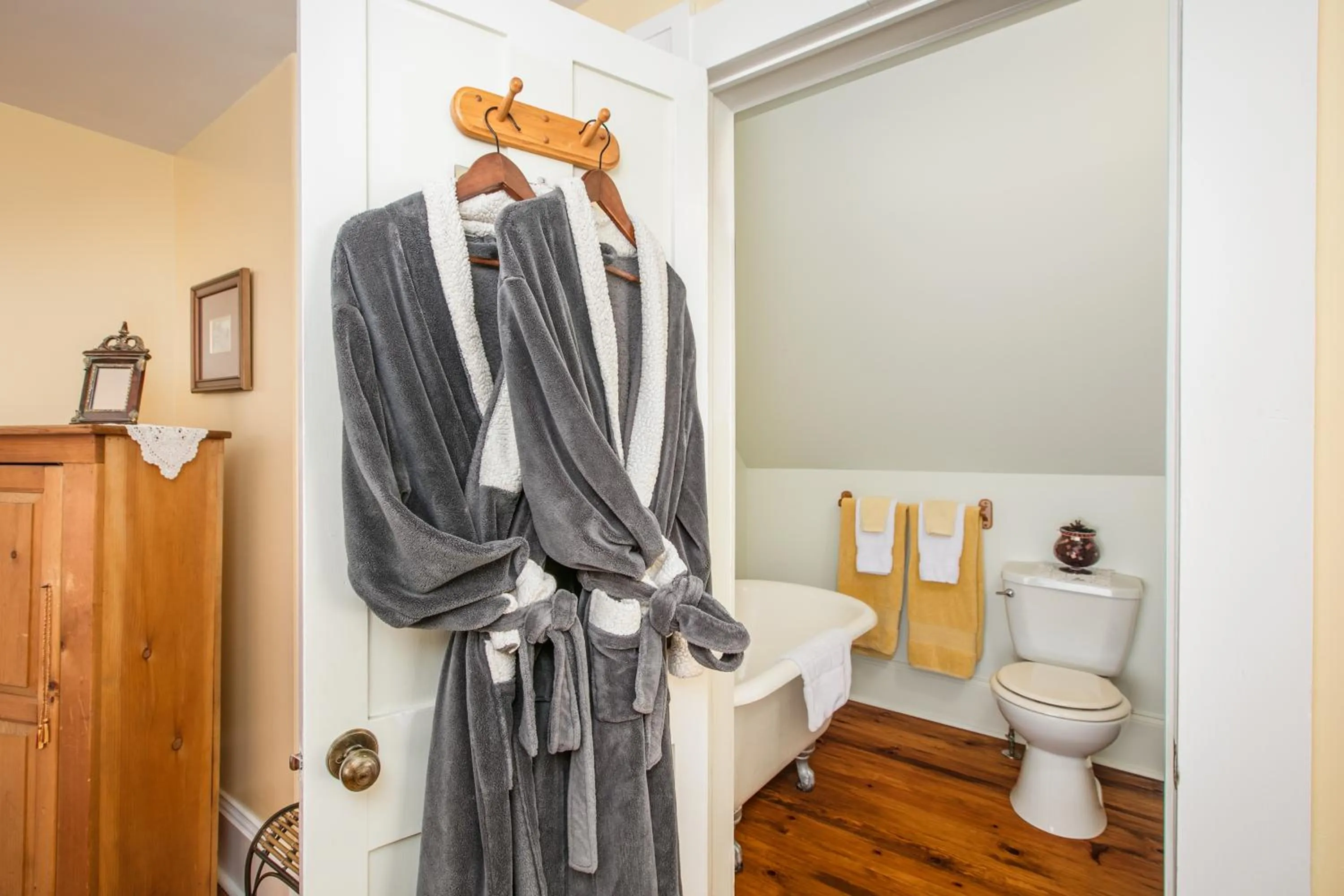 Toilet in Les Matins de Victoria