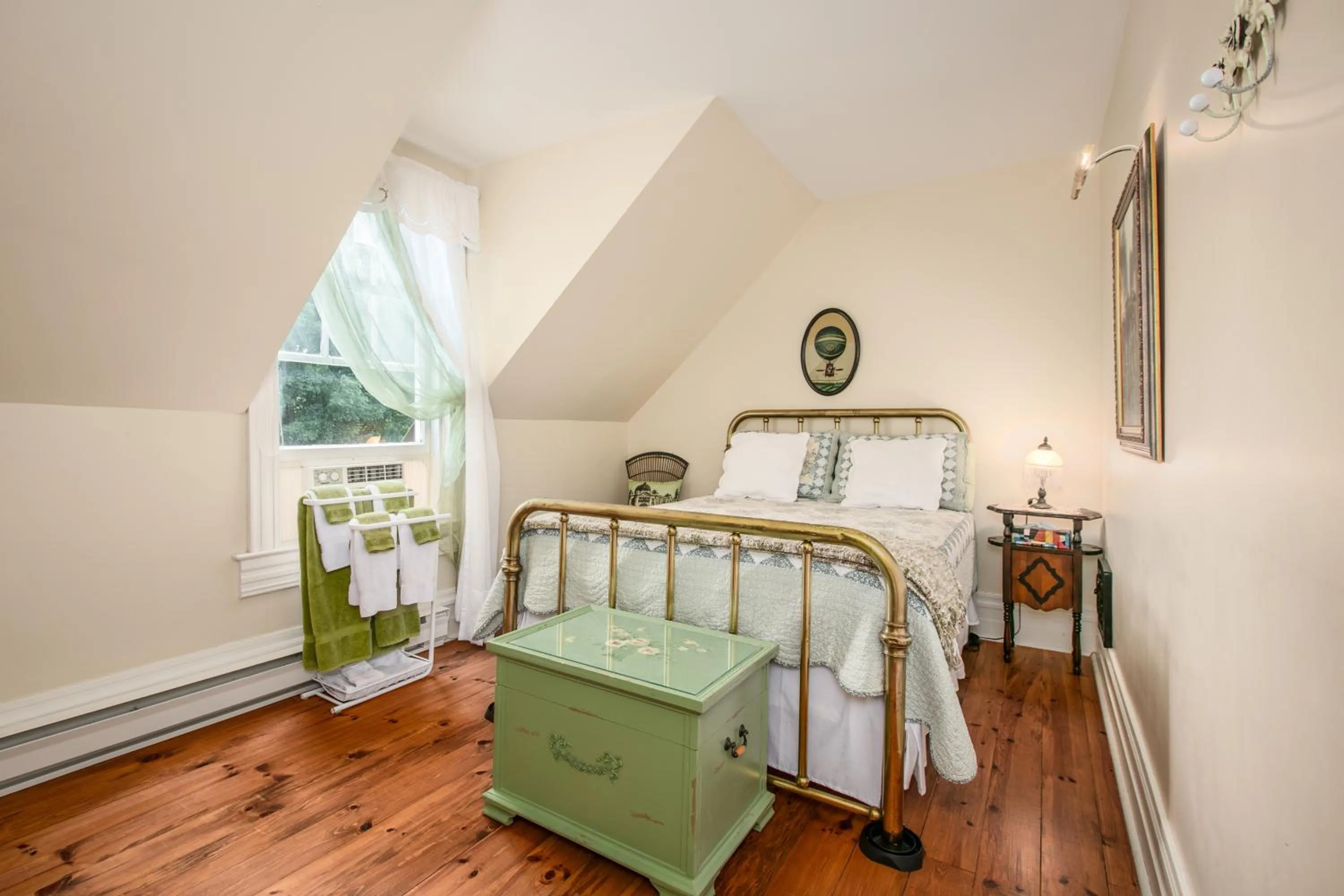 Photo of the whole room, Bed in Les Matins de Victoria