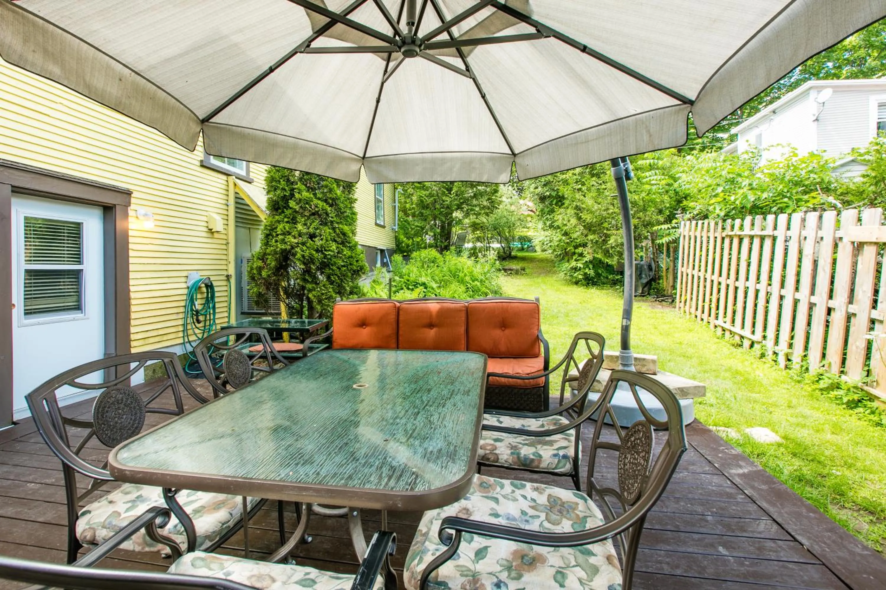 Patio in Les Matins de Victoria