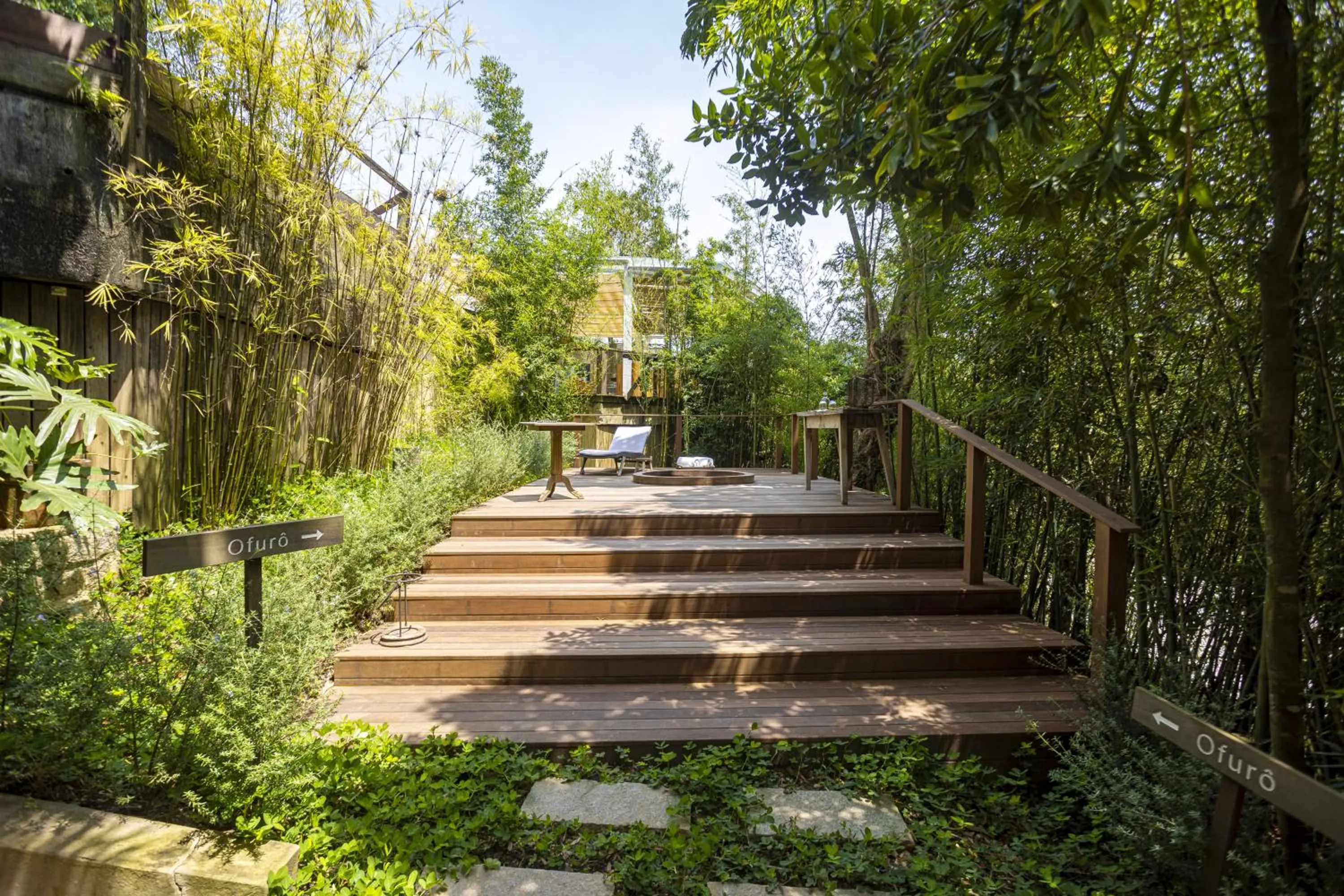 Hot Tub in Felissimo Exclusive Hotel