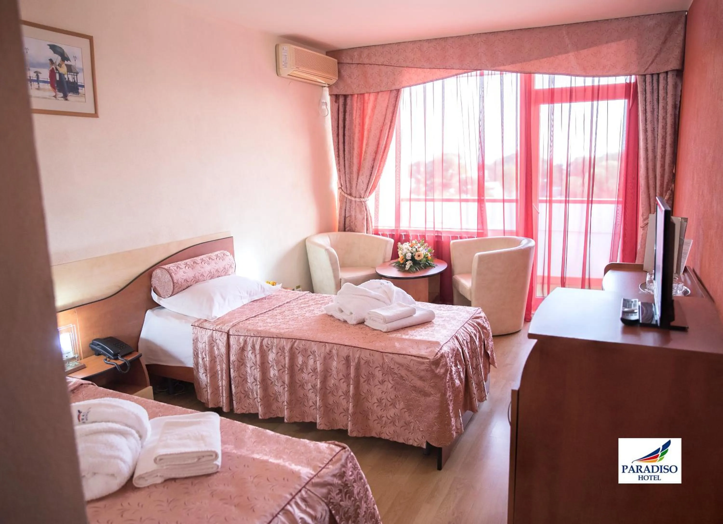 Photo of the whole room, Bed in Hotel Paradiso