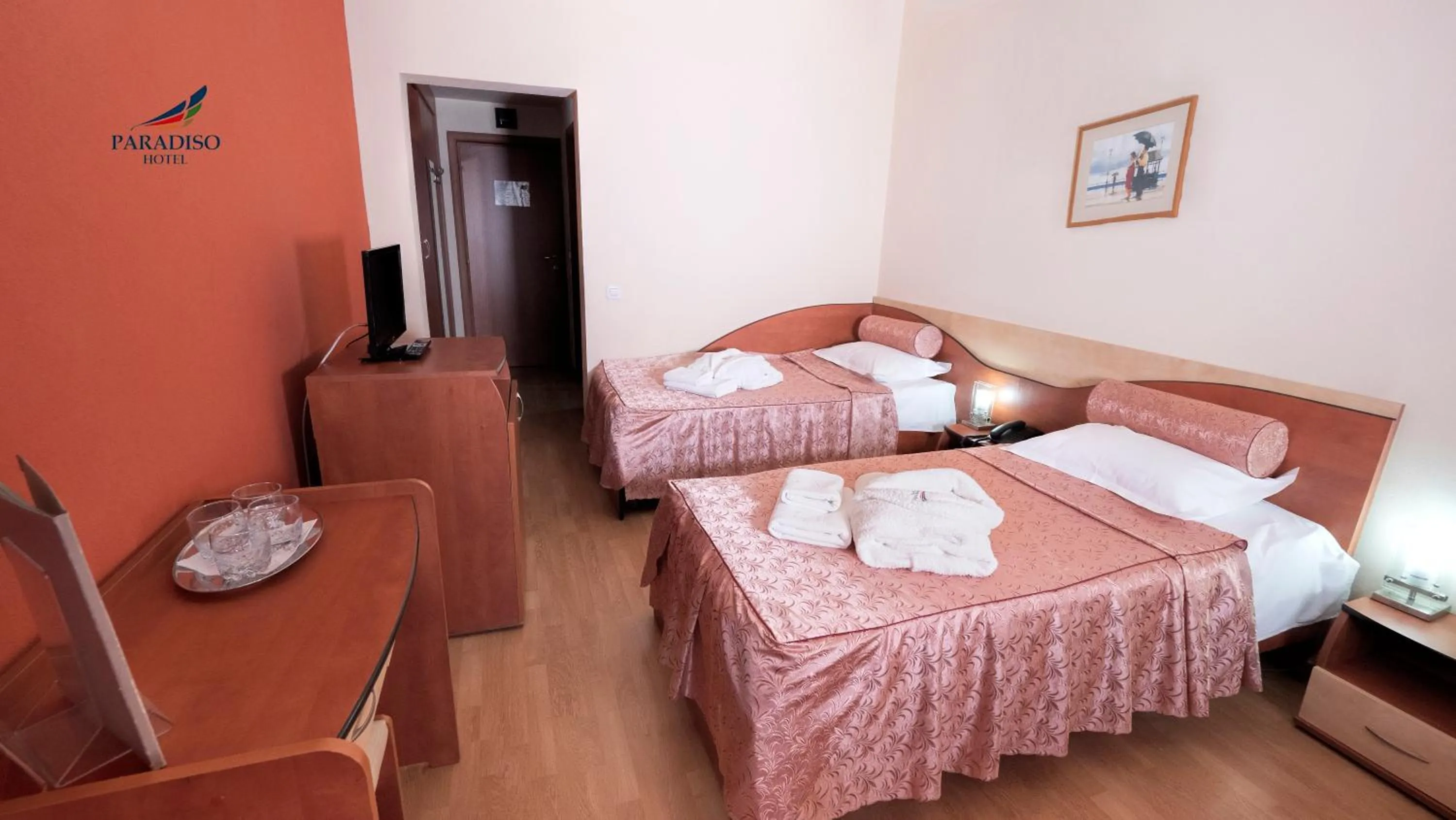 Photo of the whole room, Bed in Hotel Paradiso