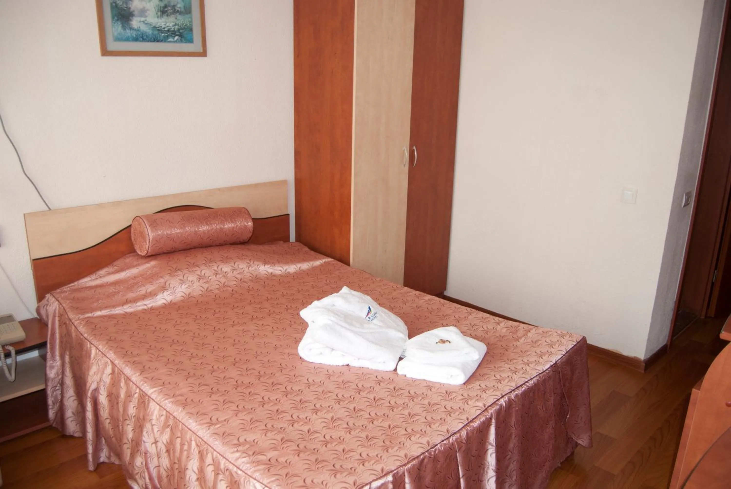 Bed in Hotel Paradiso