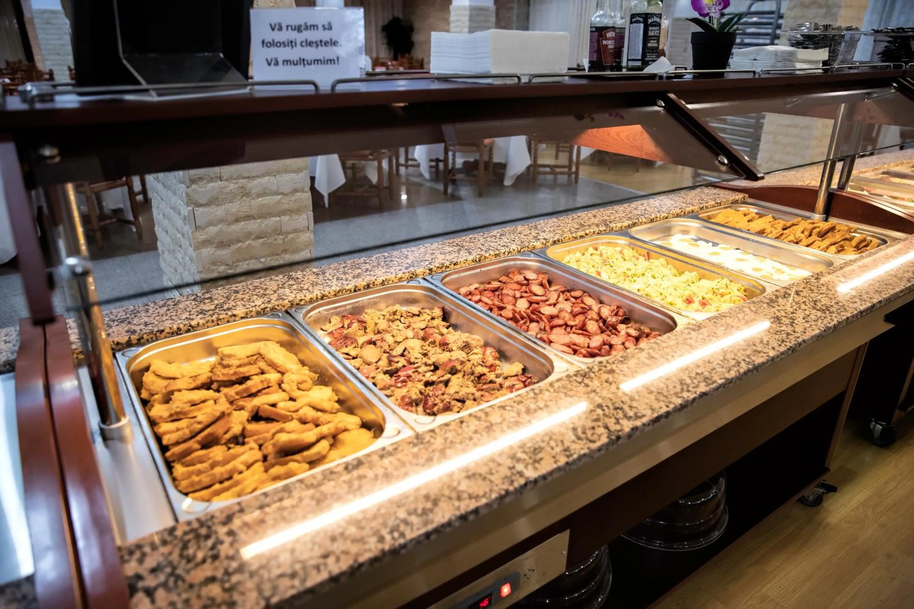 Restaurant/places to eat in Hotel Paradiso