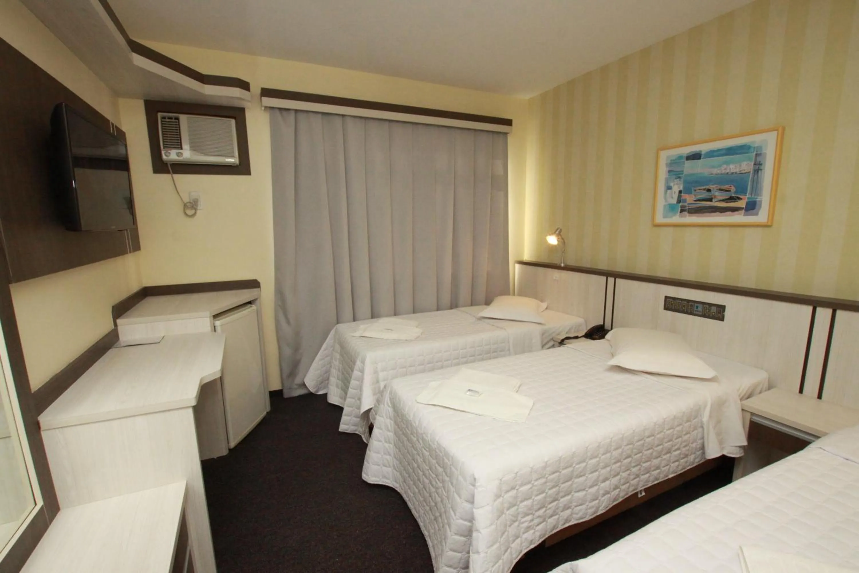 Bedroom, Bed in Hotel Blumenau - Balneário Camboriú