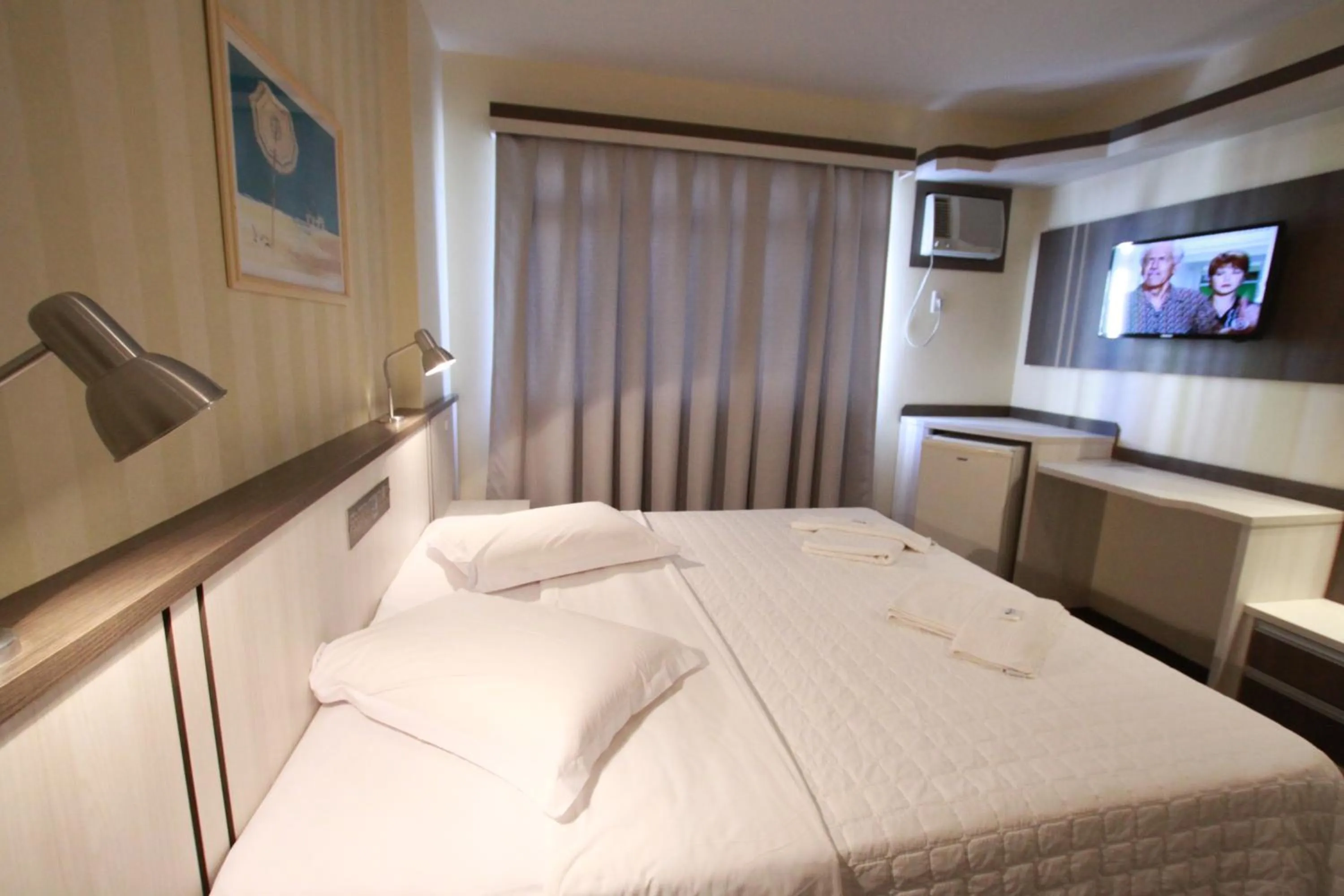 Bedroom, Bed in Hotel Blumenau - Balneário Camboriú