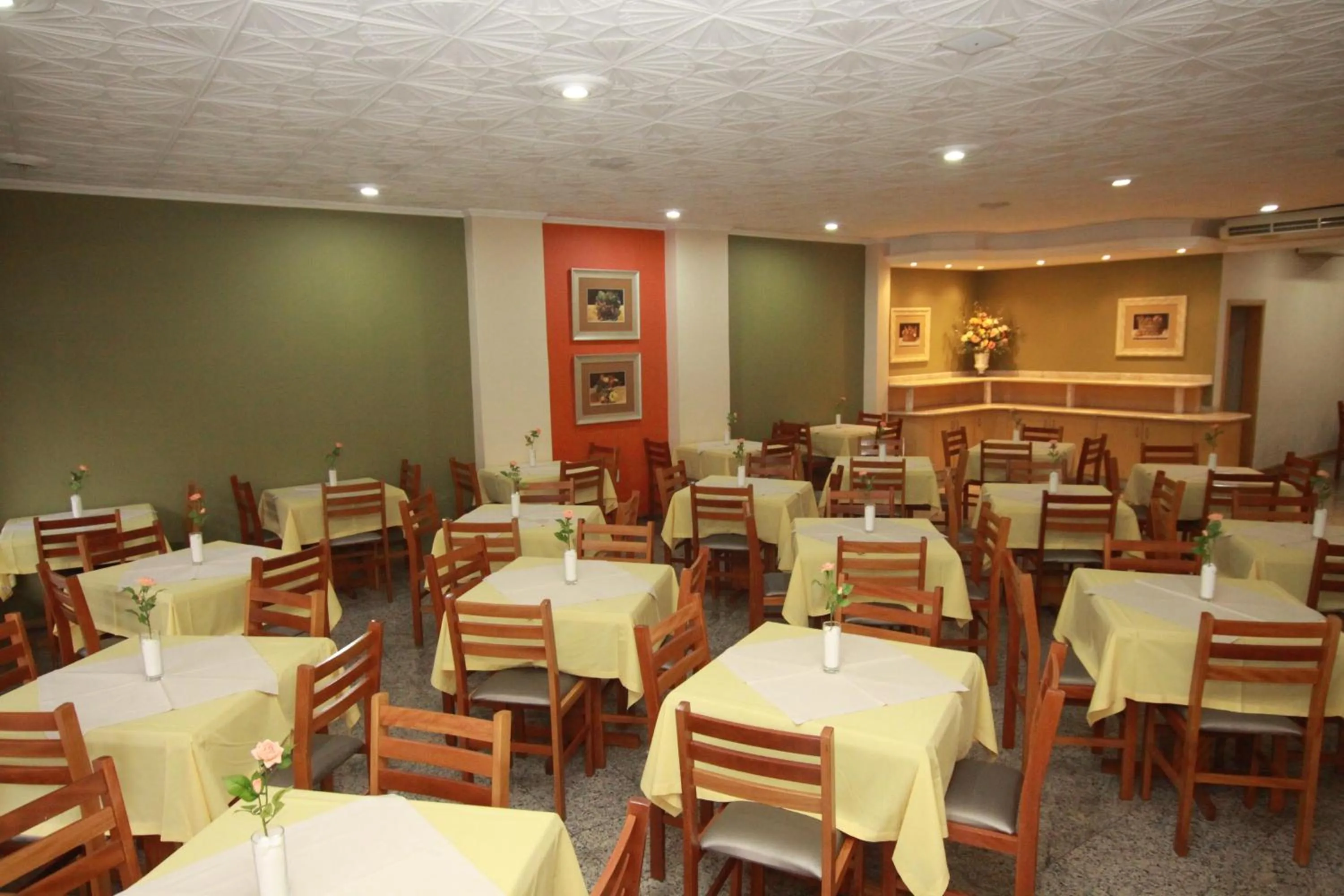 Restaurant/places to eat in Hotel Blumenau - Balneário Camboriú