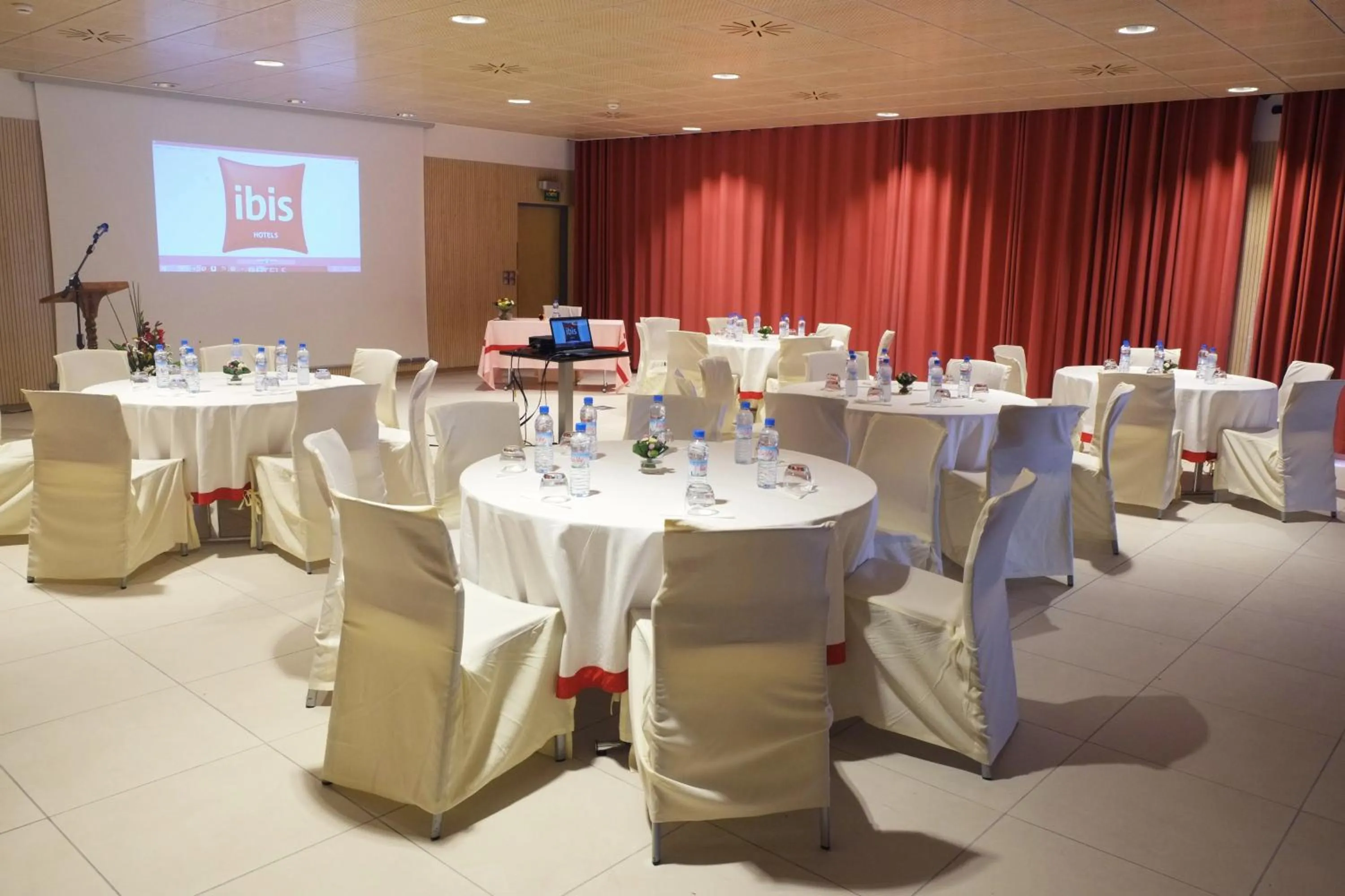 Meeting/conference room in Ibis Antananarivo Ankorondrano