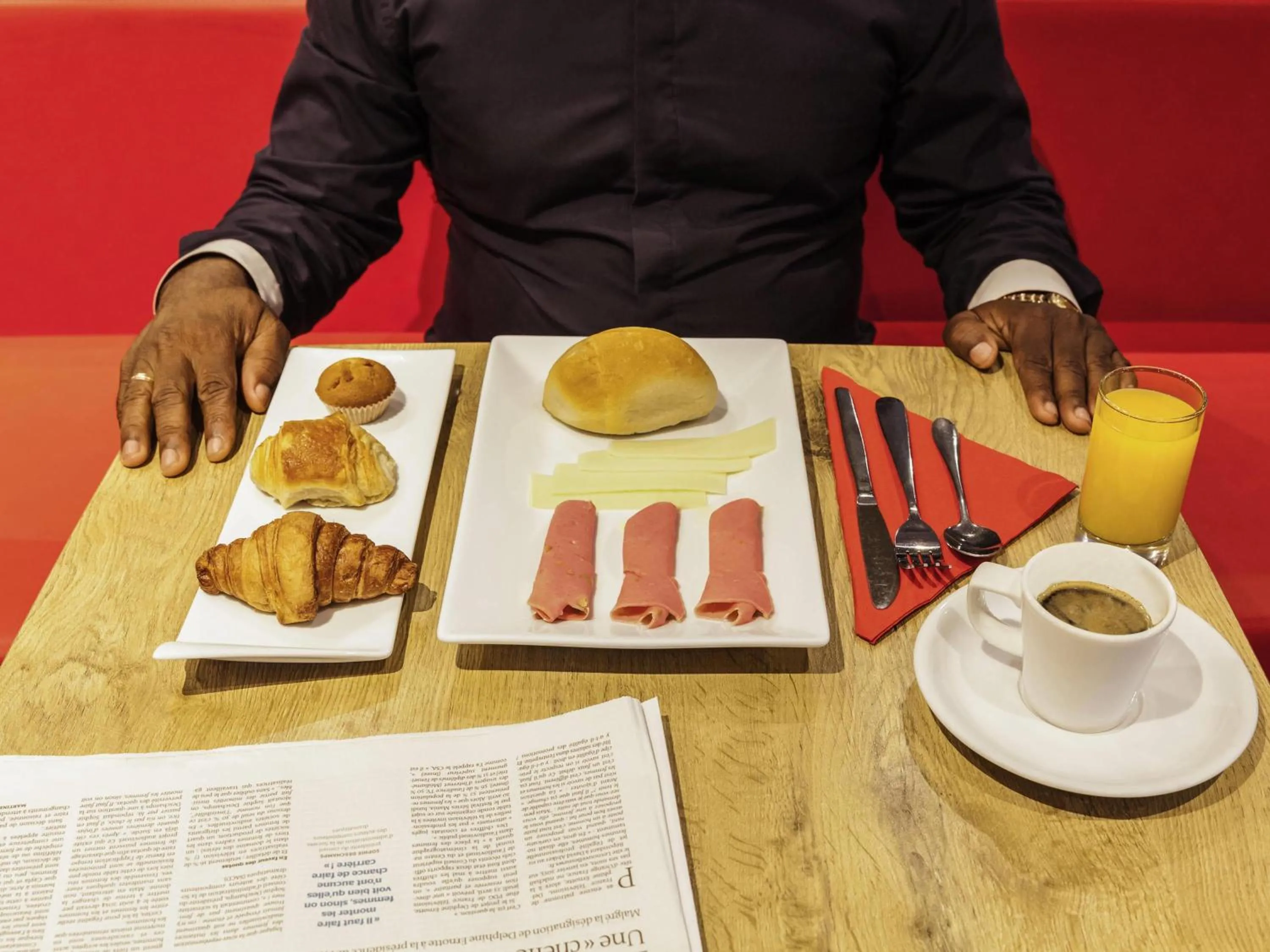 Restaurant/places to eat in ibis Douala