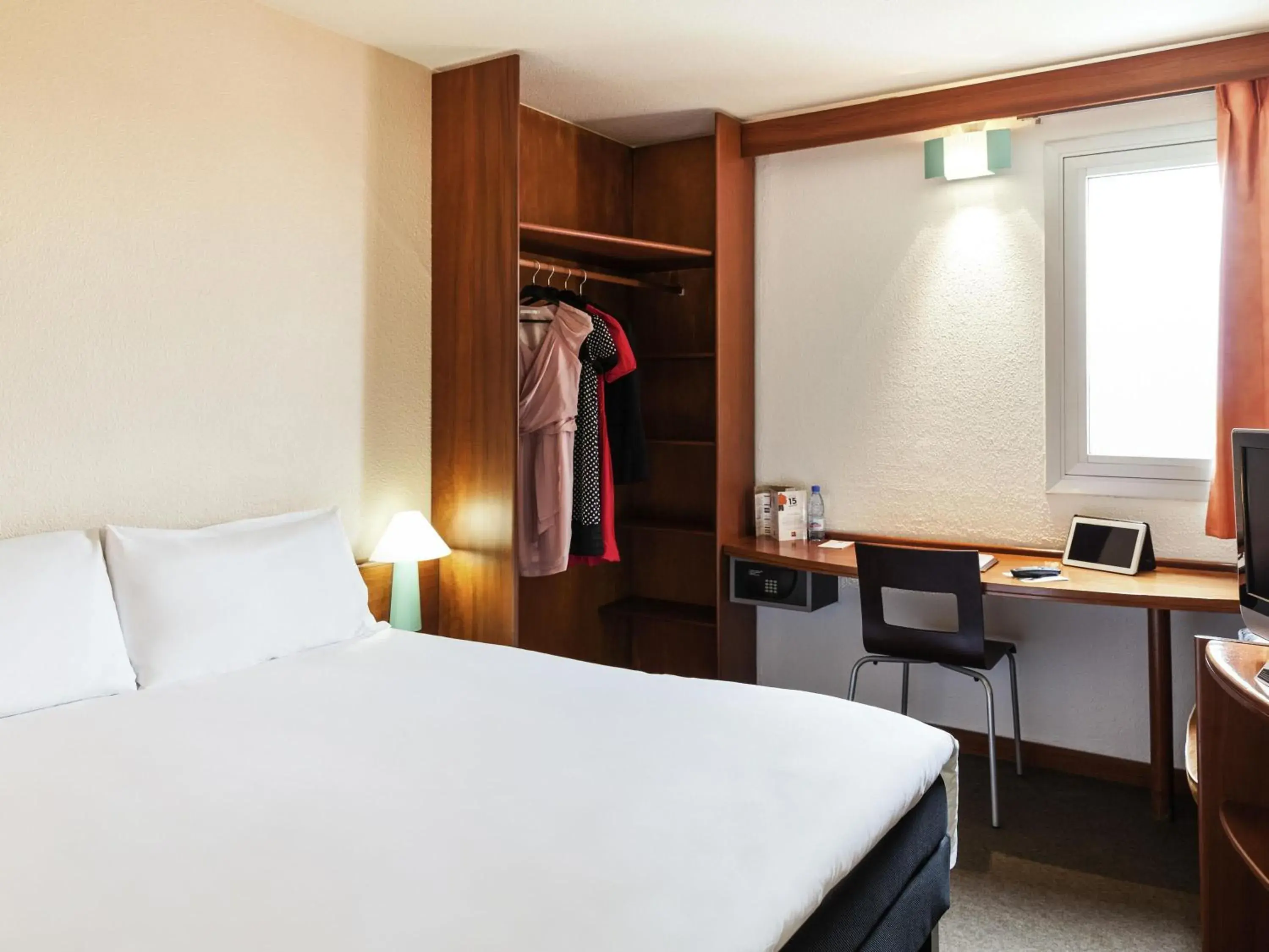 Double Room in ibis Douala Double Room in ibis Douala