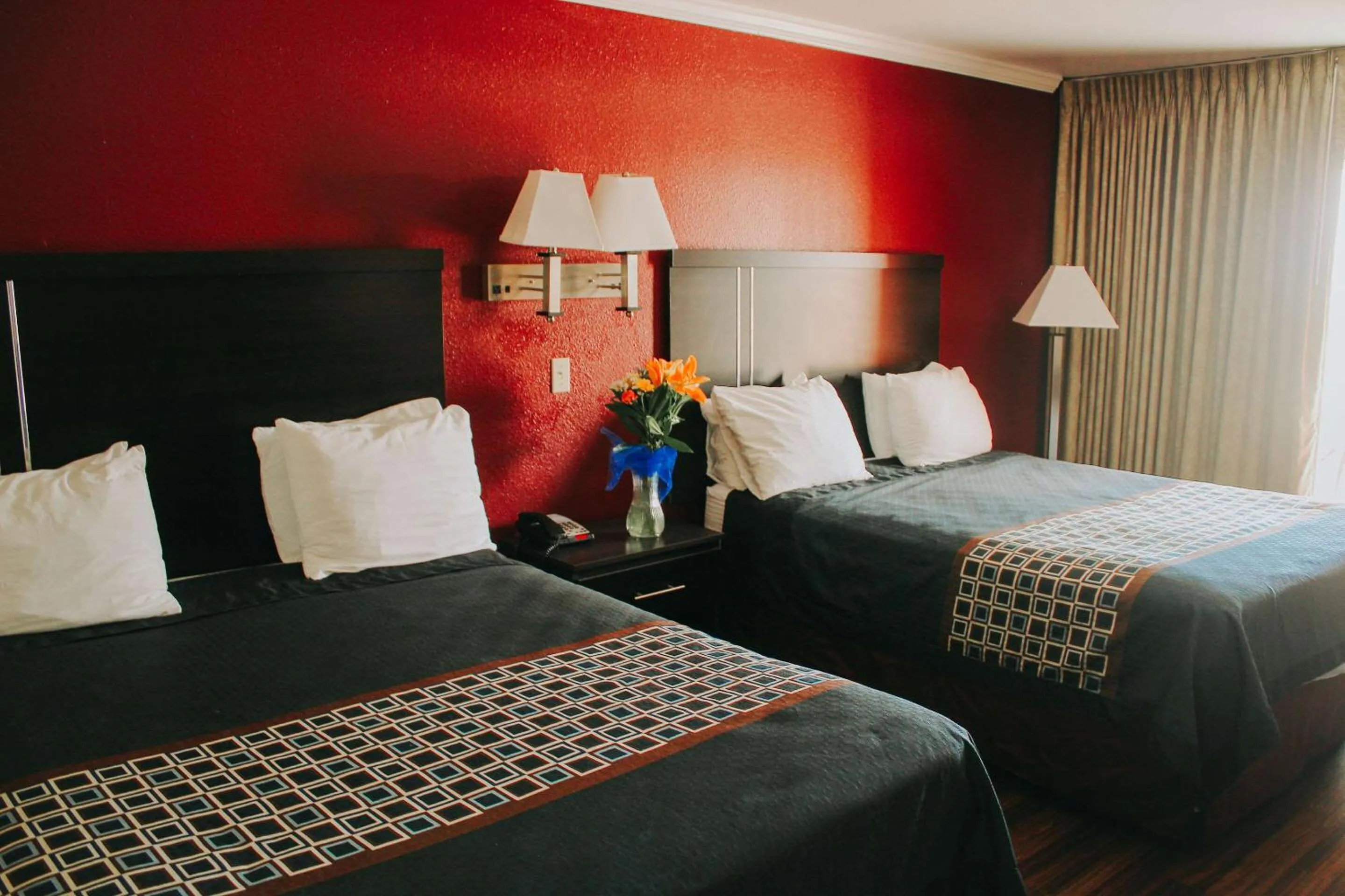 Photo of the whole room, Bed in Rodeway Inn & Suites Lake Havasu City