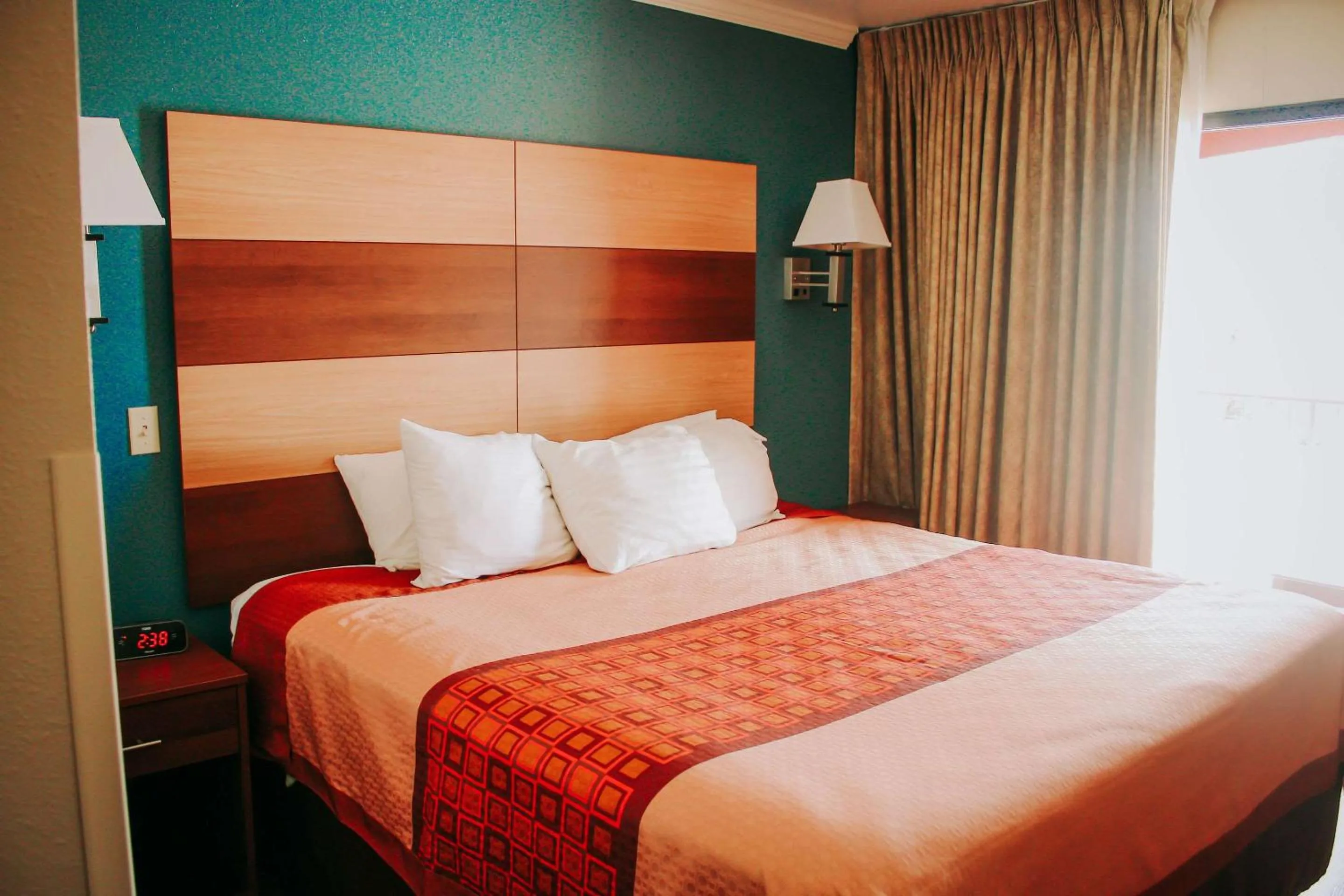 Photo of the whole room, Bed in Rodeway Inn & Suites Lake Havasu City