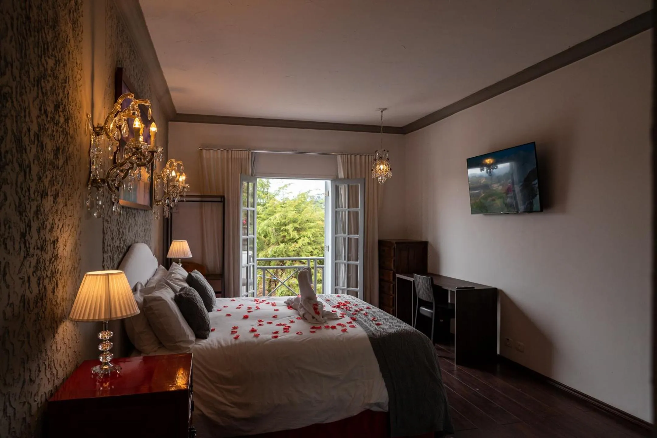 View (from property/room), Bed in Pousada de Charme Vila Natal