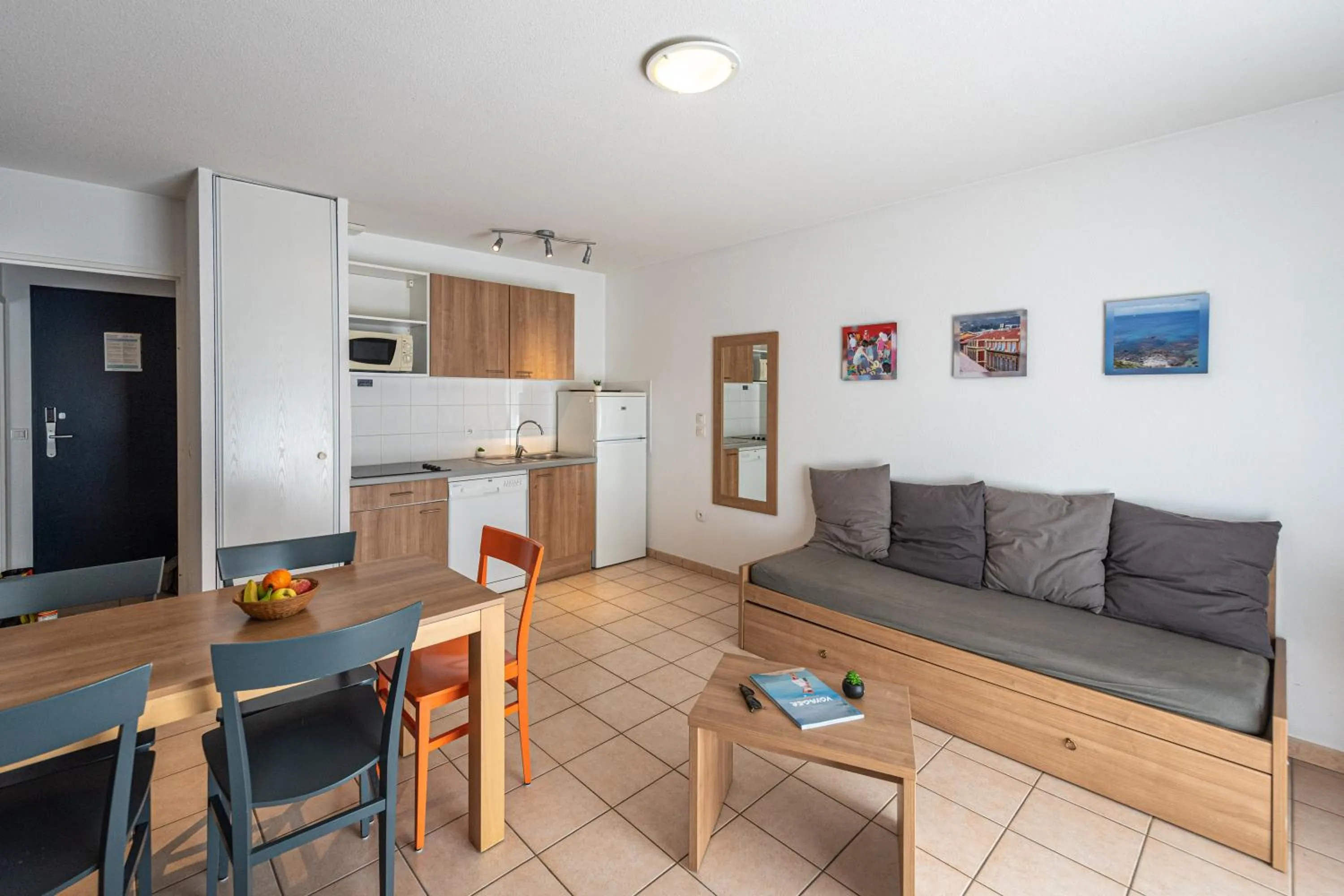 Photo of the whole room in Terres de France - Le Domaine Du Golf